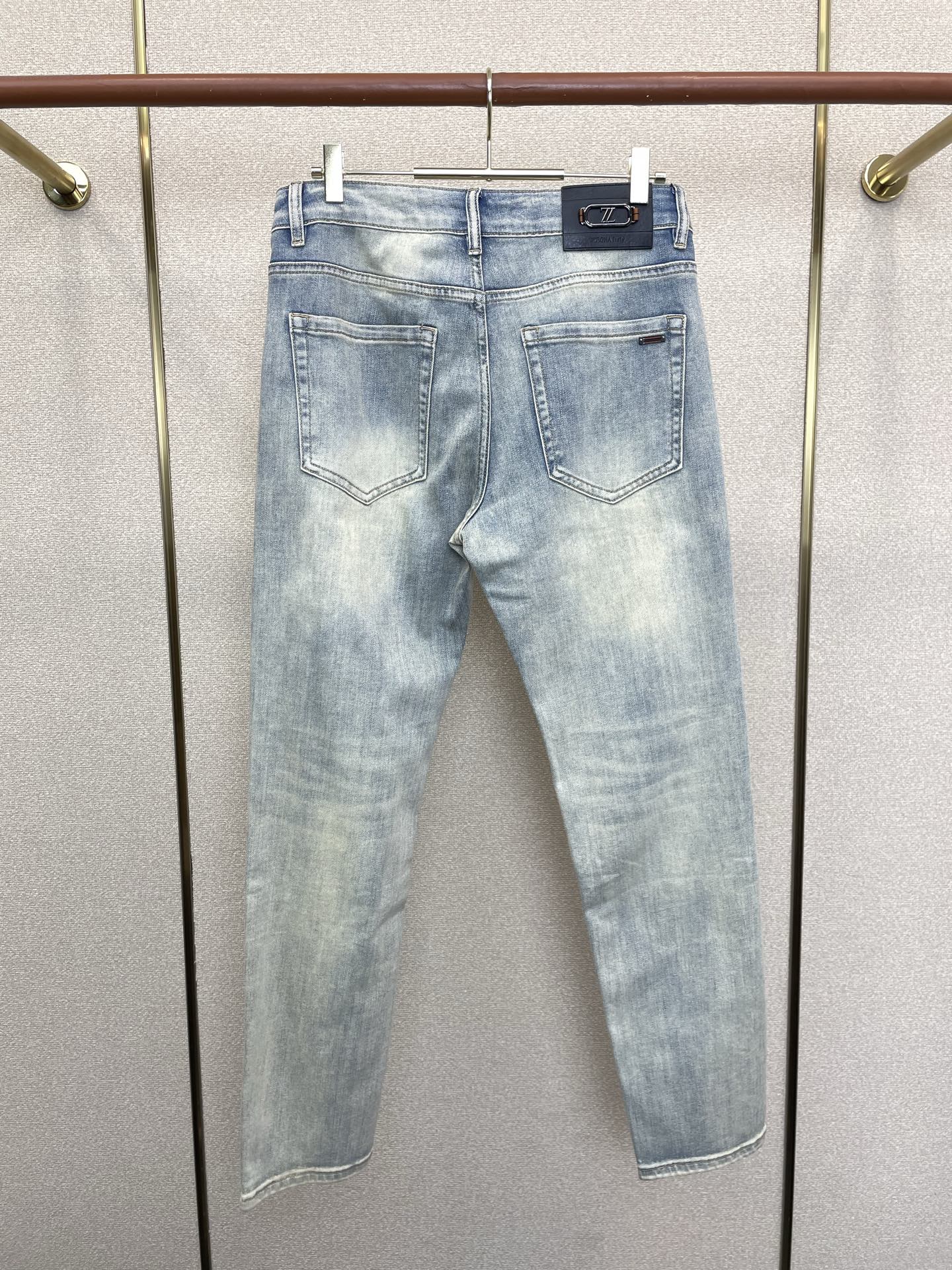 。ZEGNA杰尼亚💥砸锅卖铁都要上的新款新款休闲牛仔裤👖高端版本 专柜定制面料 透气舒适度高，细节无可挑