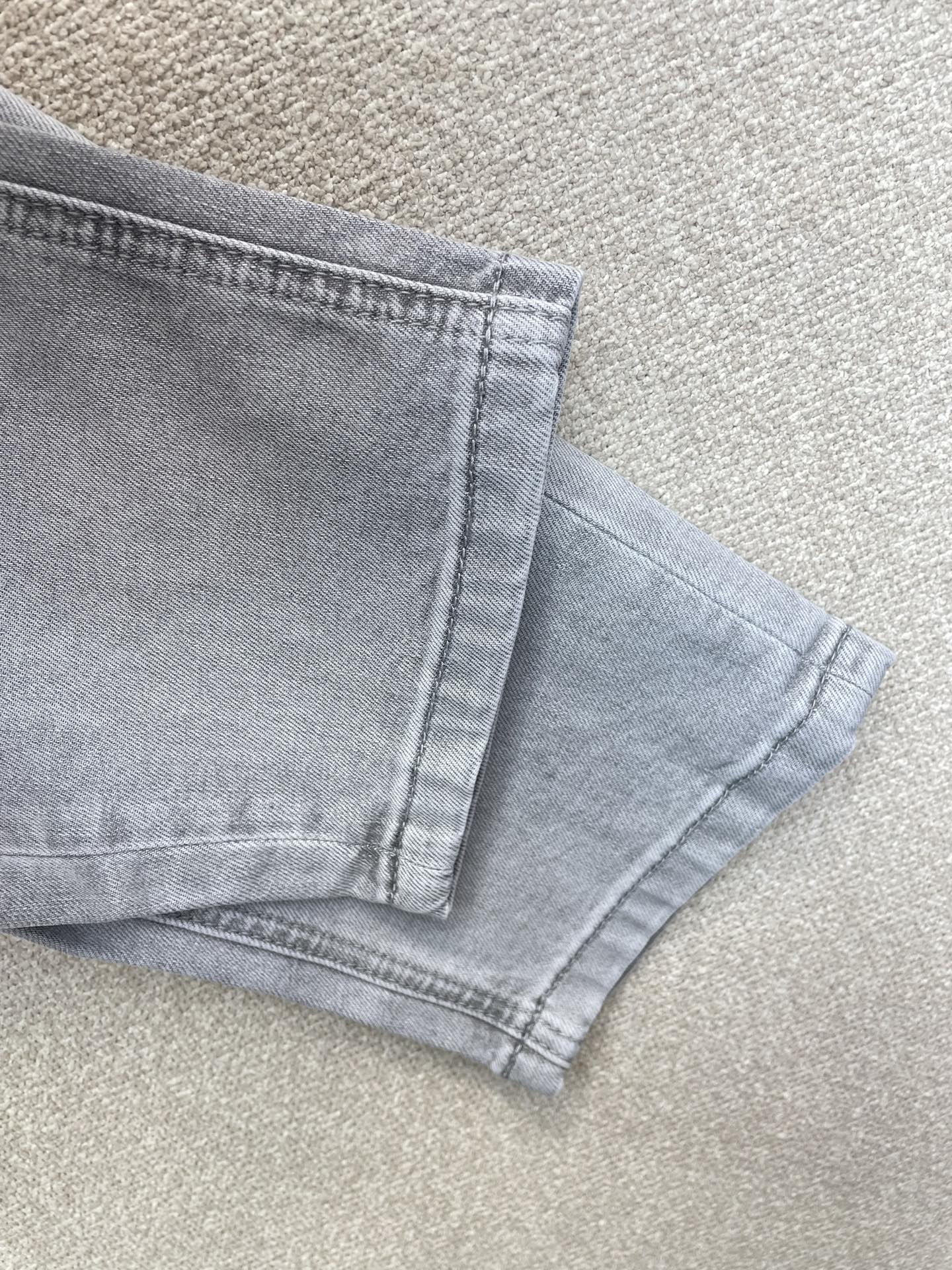 Burberry巴宝莉💥砸锅卖铁都要上的新款新款休闲牛仔裤👖高端版本 专柜定制面料 透气舒适度高，细节无