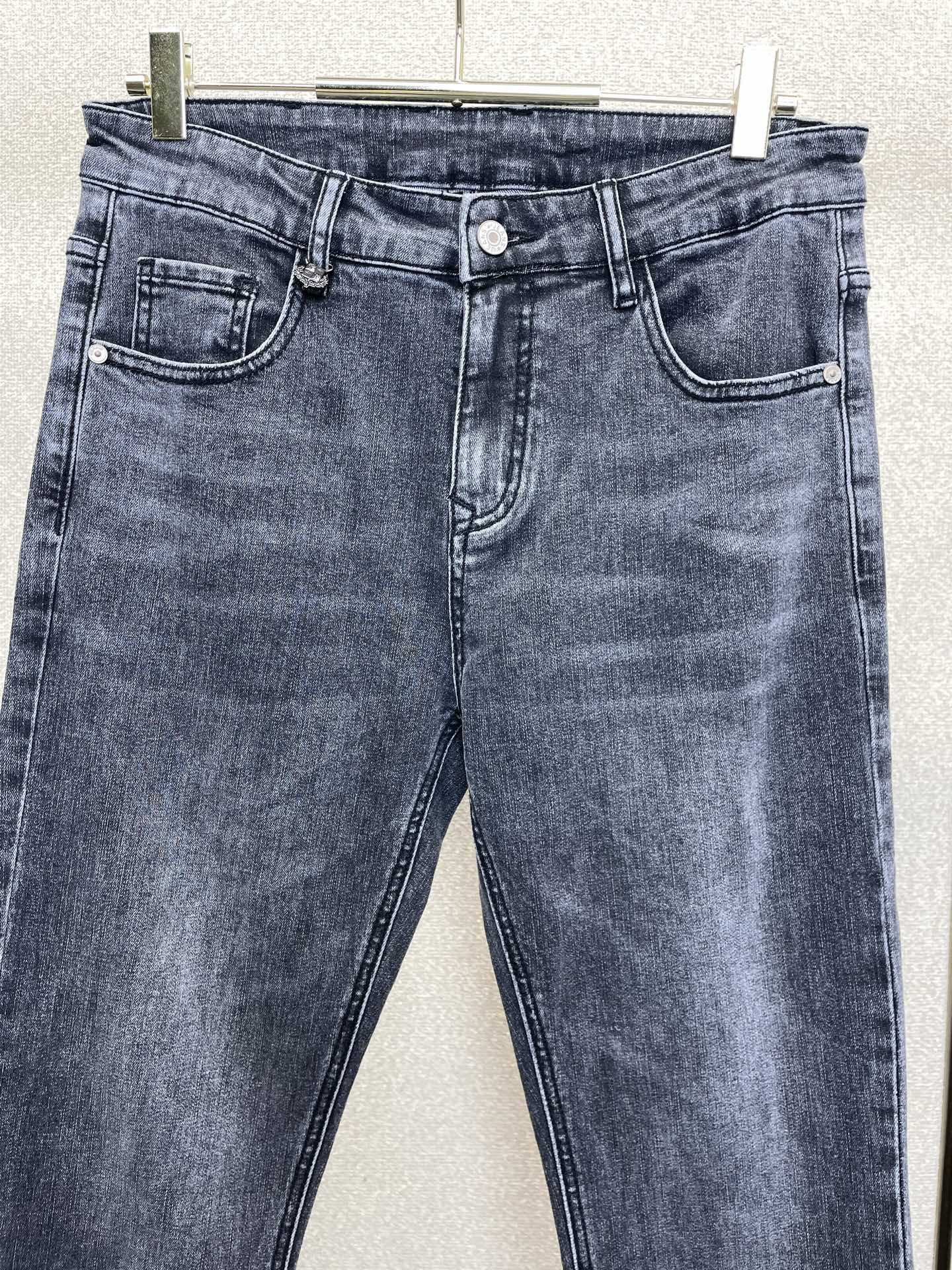 。Loro Piana-Loro Piana诺悠翩雅💥砸锅卖铁都要上的新款新款休闲牛仔裤👖高端版本 专柜