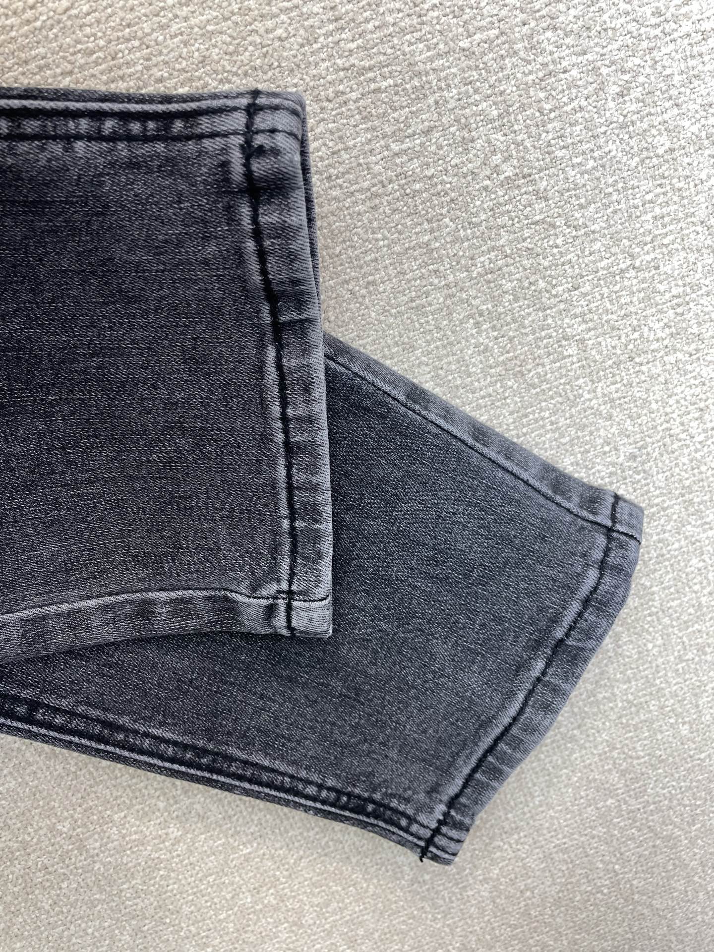 。Loro Piana-Loro Piana诺悠翩雅💥砸锅卖铁都要上的新款新款休闲牛仔裤👖高端版本 专柜