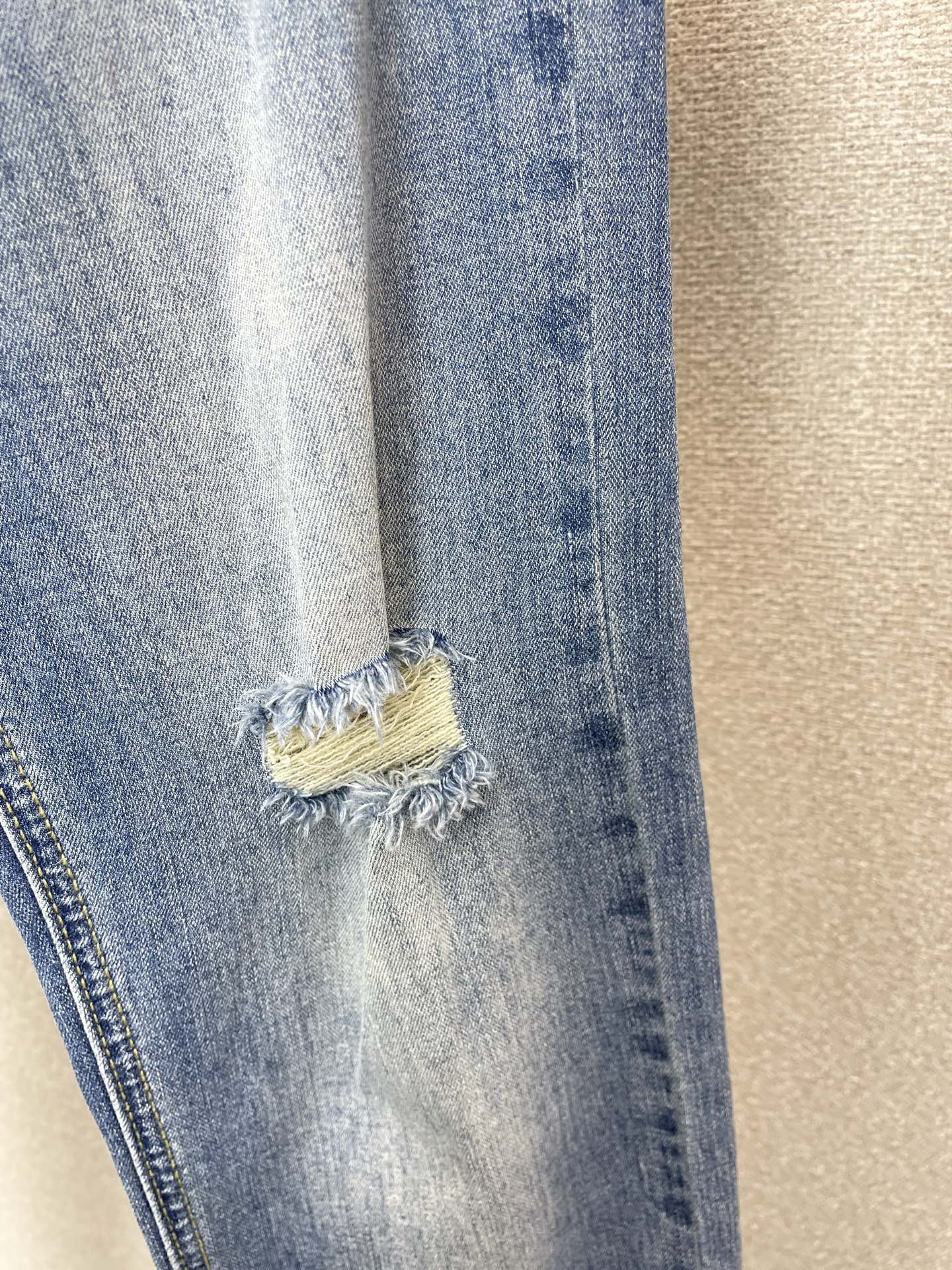 Dior迪奥💥砸锅卖铁都要上的新款新款休闲牛仔裤👖高端版本 专柜定制面料 透气舒适度高，细节无可挑剔，品