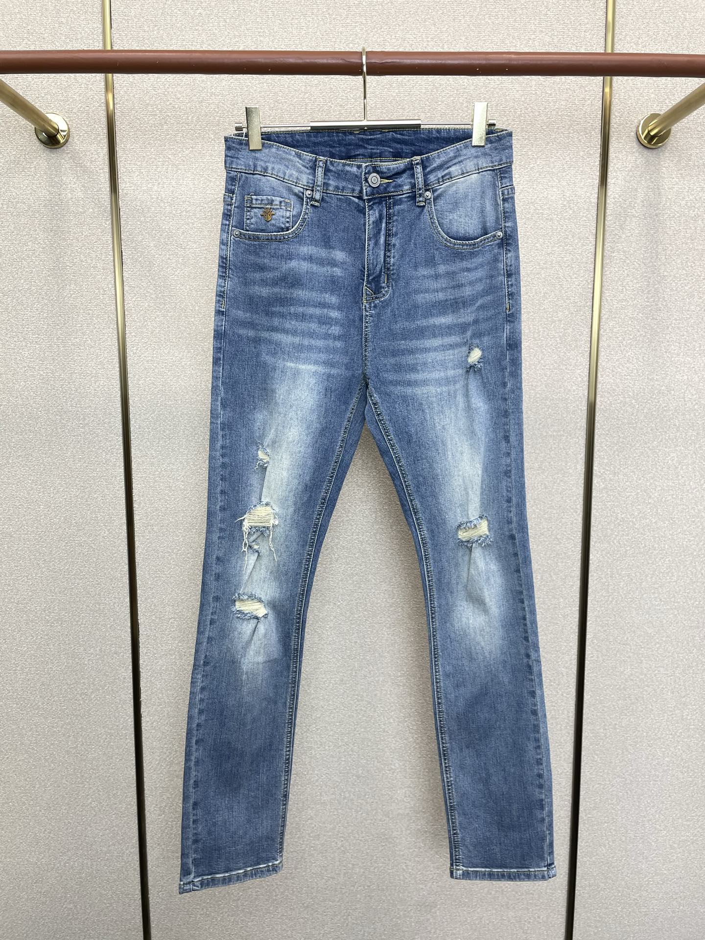 Dior迪奥💥砸锅卖铁都要上的新款新款休闲牛仔裤👖高端版本 专柜定制面料 透气舒适度高，细节无可挑剔，品