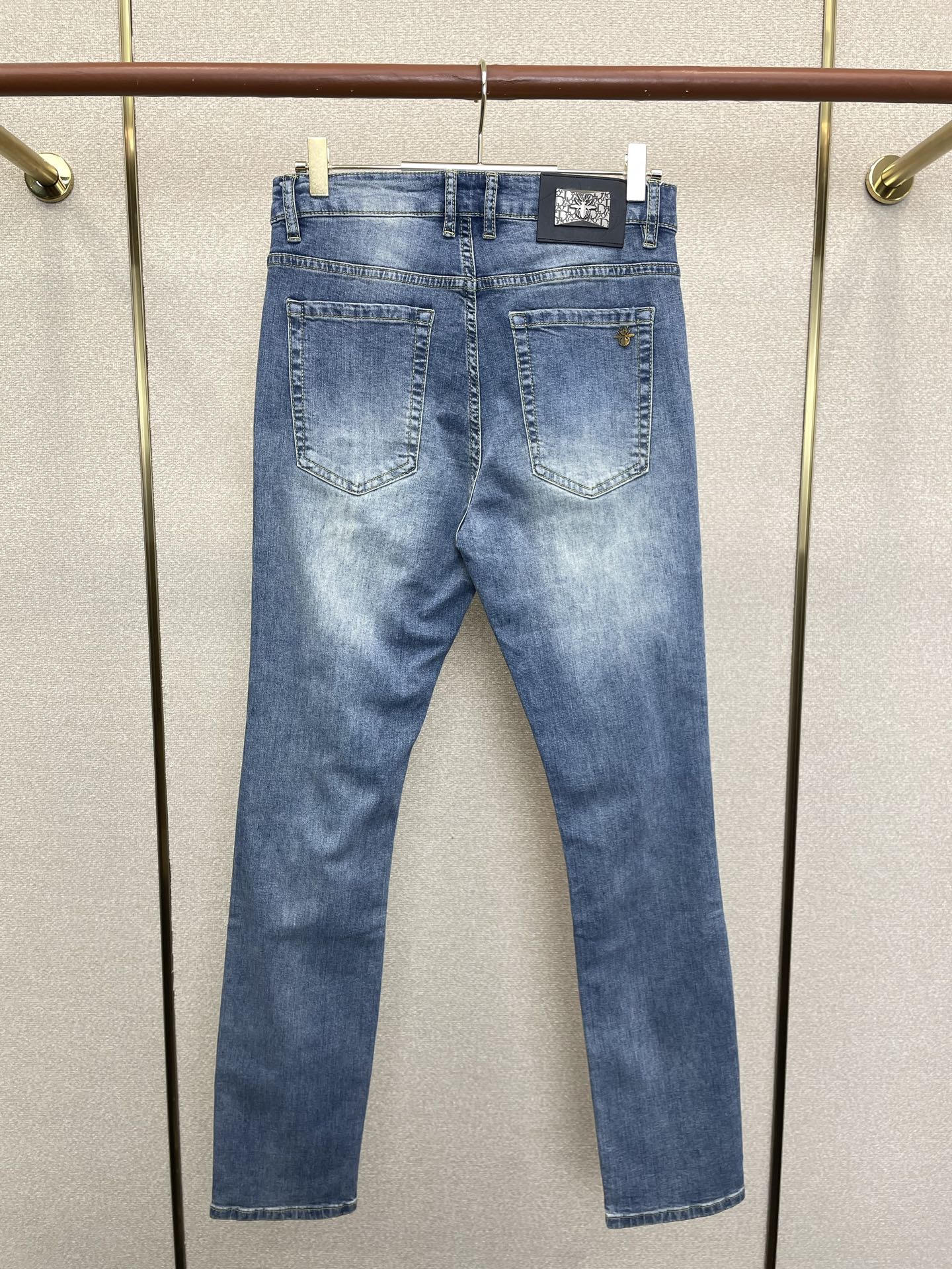 Dior迪奥💥砸锅卖铁都要上的新款新款休闲牛仔裤👖高端版本 专柜定制面料 透气舒适度高，细节无可挑剔，品