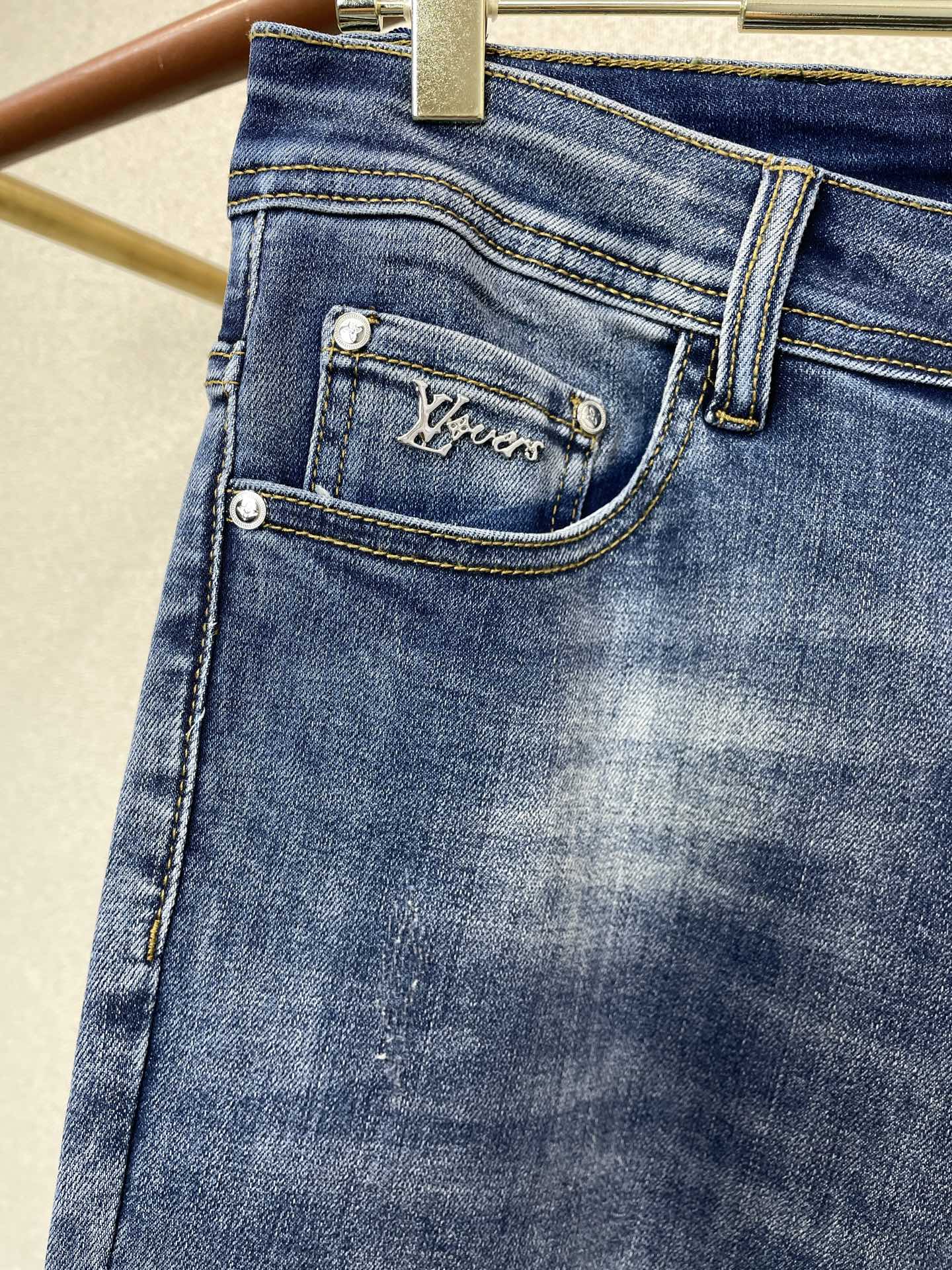 Louis Vuitton路易威登💥砸锅卖铁都要上的新款新款休闲牛仔裤👖高端版本 专柜定制面料 透气舒适