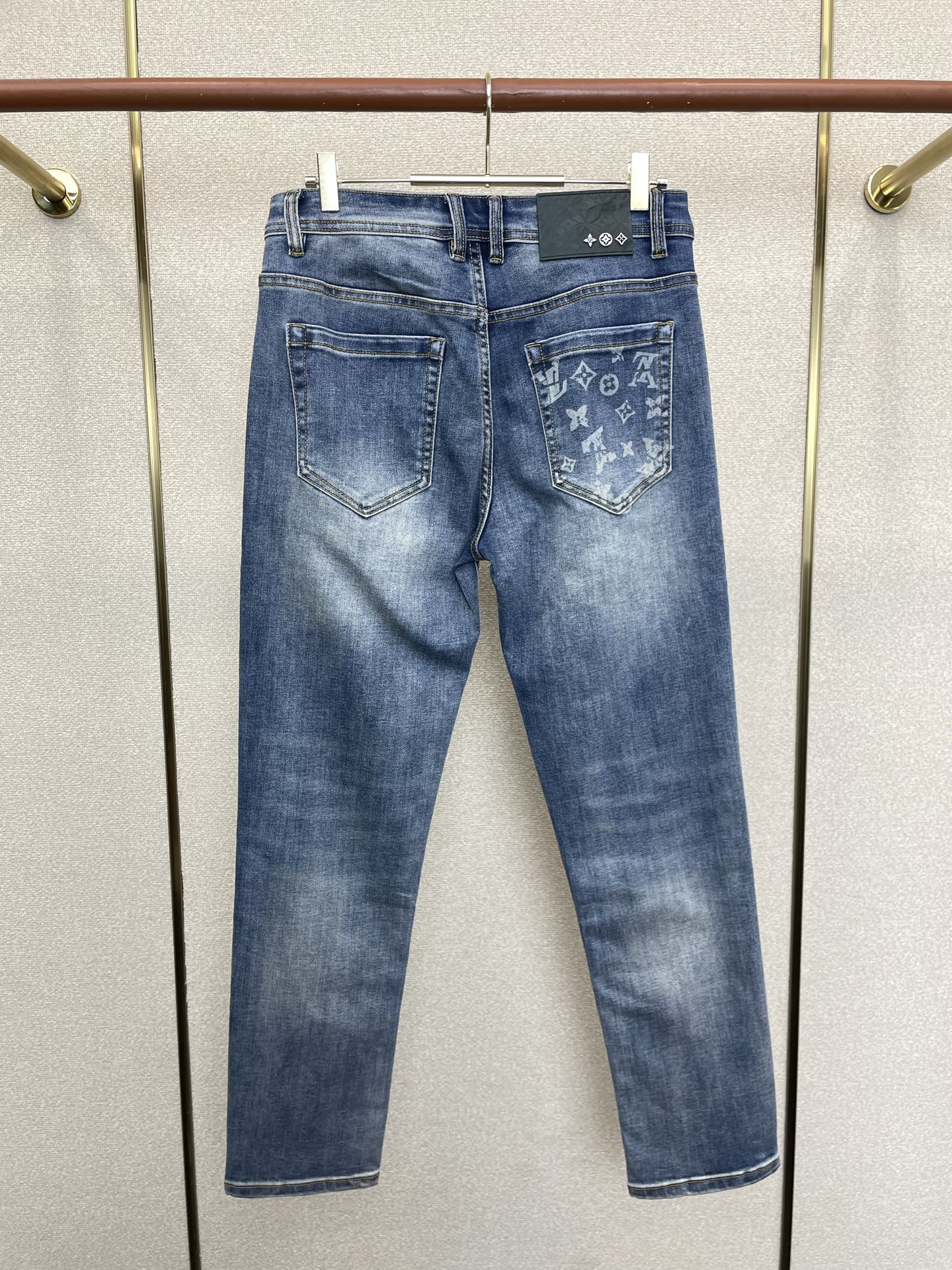 Louis Vuitton路易威登💥砸锅卖铁都要上的新款新款休闲牛仔裤👖高端版本 专柜定制面料 透气舒适