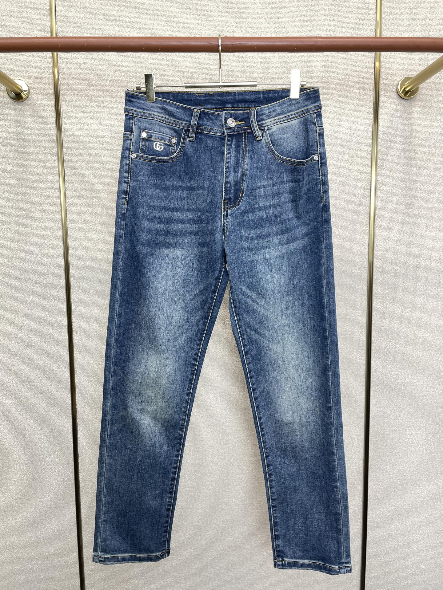 。Gucci古驰💥砸锅卖铁都要上的新款新款休闲牛仔裤👖高端版本 专柜定制面料 透气舒适度高，细节无可挑剔
