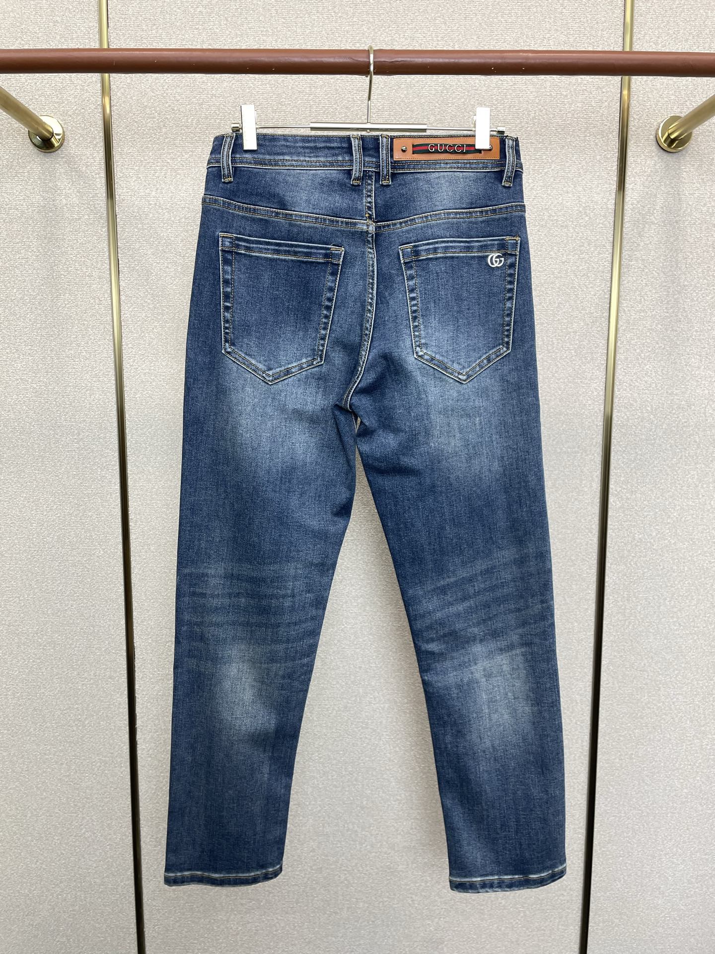 。Gucci古驰💥砸锅卖铁都要上的新款新款休闲牛仔裤👖高端版本 专柜定制面料 透气舒适度高，细节无可挑剔