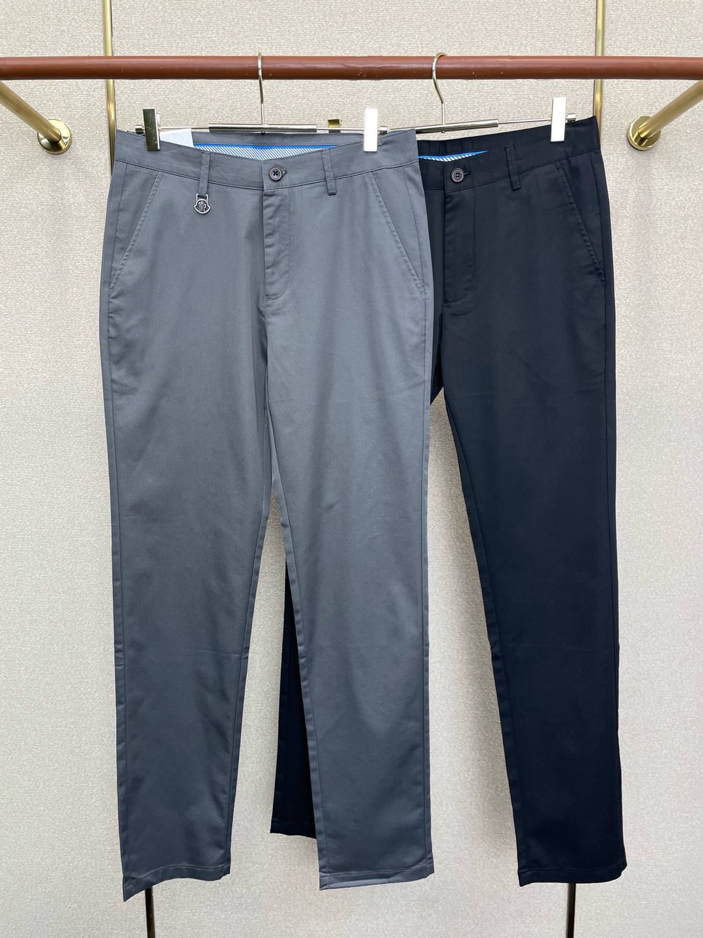 。Moncler蒙口💥砸锅卖铁都要上的新款新款休闲裤 高端版本 专柜定制面料 透气舒适度高，细节无可挑剔