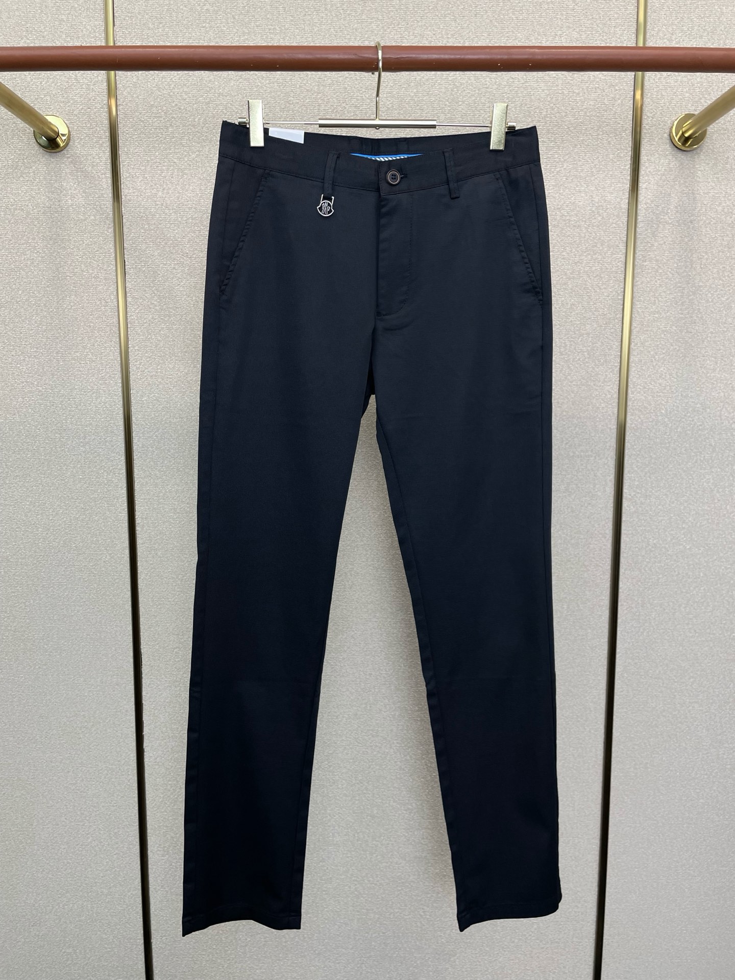 。Moncler蒙口💥砸锅卖铁都要上的新款新款休闲裤 高端版本 专柜定制面料 透气舒适度高，细节无可挑剔