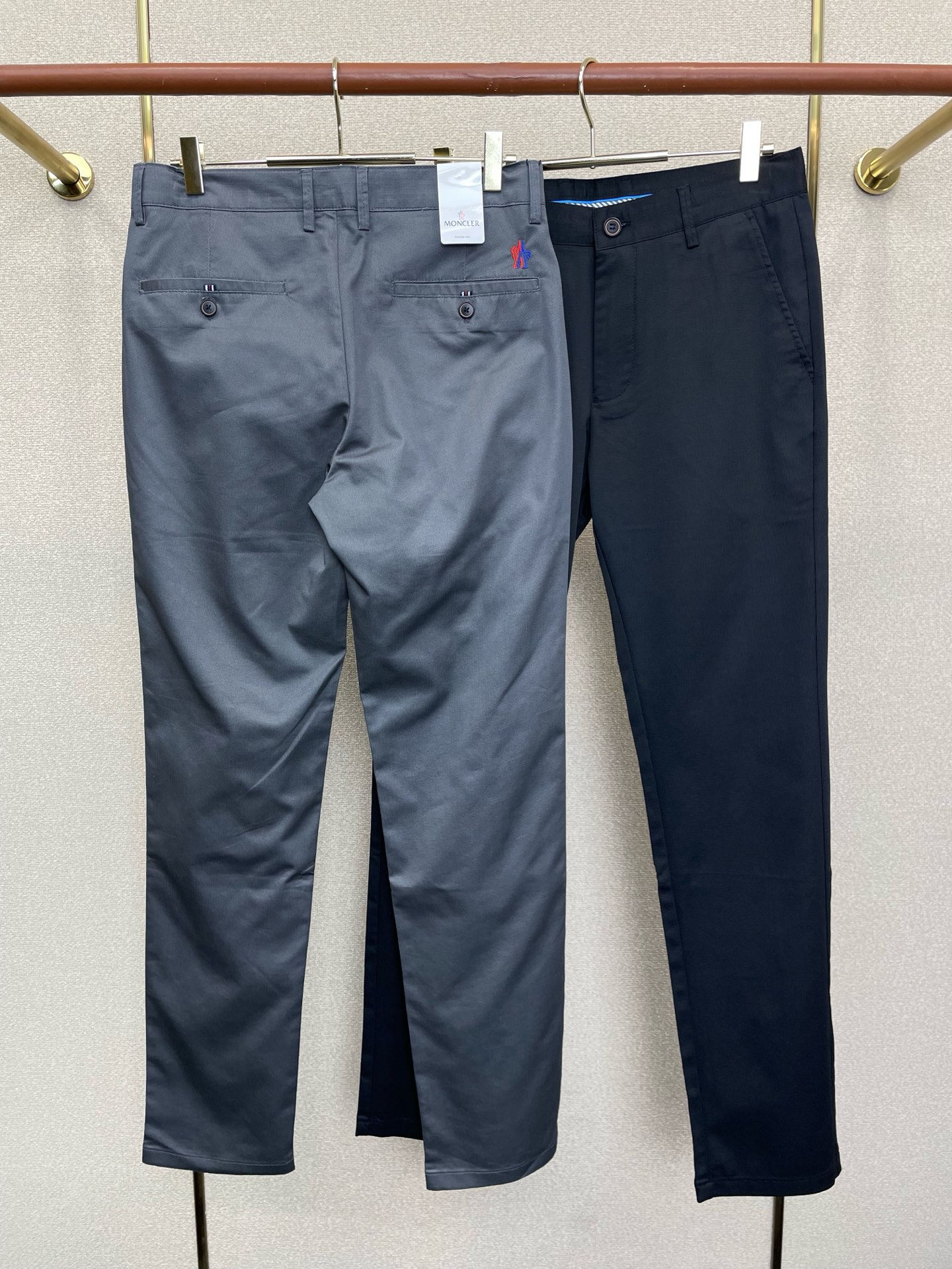 。Moncler蒙口💥砸锅卖铁都要上的新款新款休闲裤 高端版本 专柜定制面料 透气舒适度高，细节无可挑剔