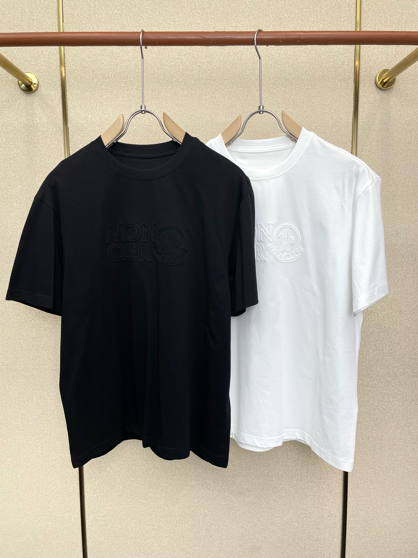 。Moncler蒙口💥砸锅卖铁都要上的新款新款原单男士休闲短袖 高端定制 高端版本 时尚百搭爆款⚠️⚠️
