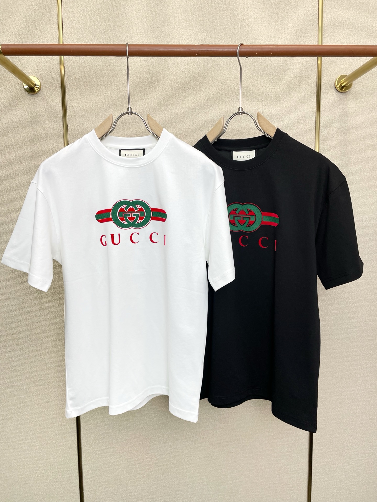 Gucci古驰💥砸锅卖铁都要上的新款新款原单男士休闲短袖 高端定制 高端版本 时尚百搭爆款⚠️⚠️✨✨进