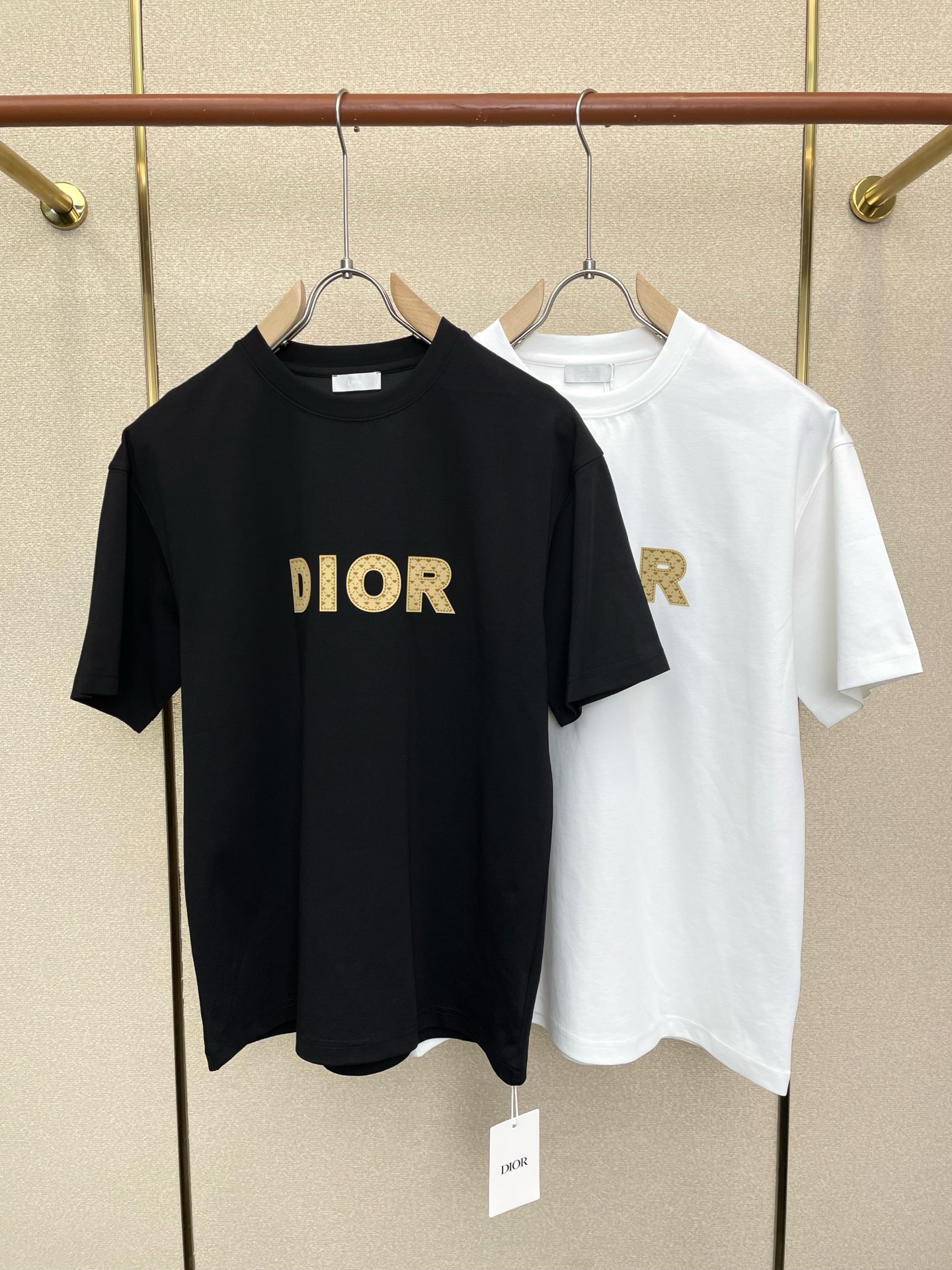 。Dior迪奥💥砸锅卖铁都要上的新款新款原单男士休闲短袖 高端定制 高端版本 时尚百搭爆款⚠️⚠️✨✨进