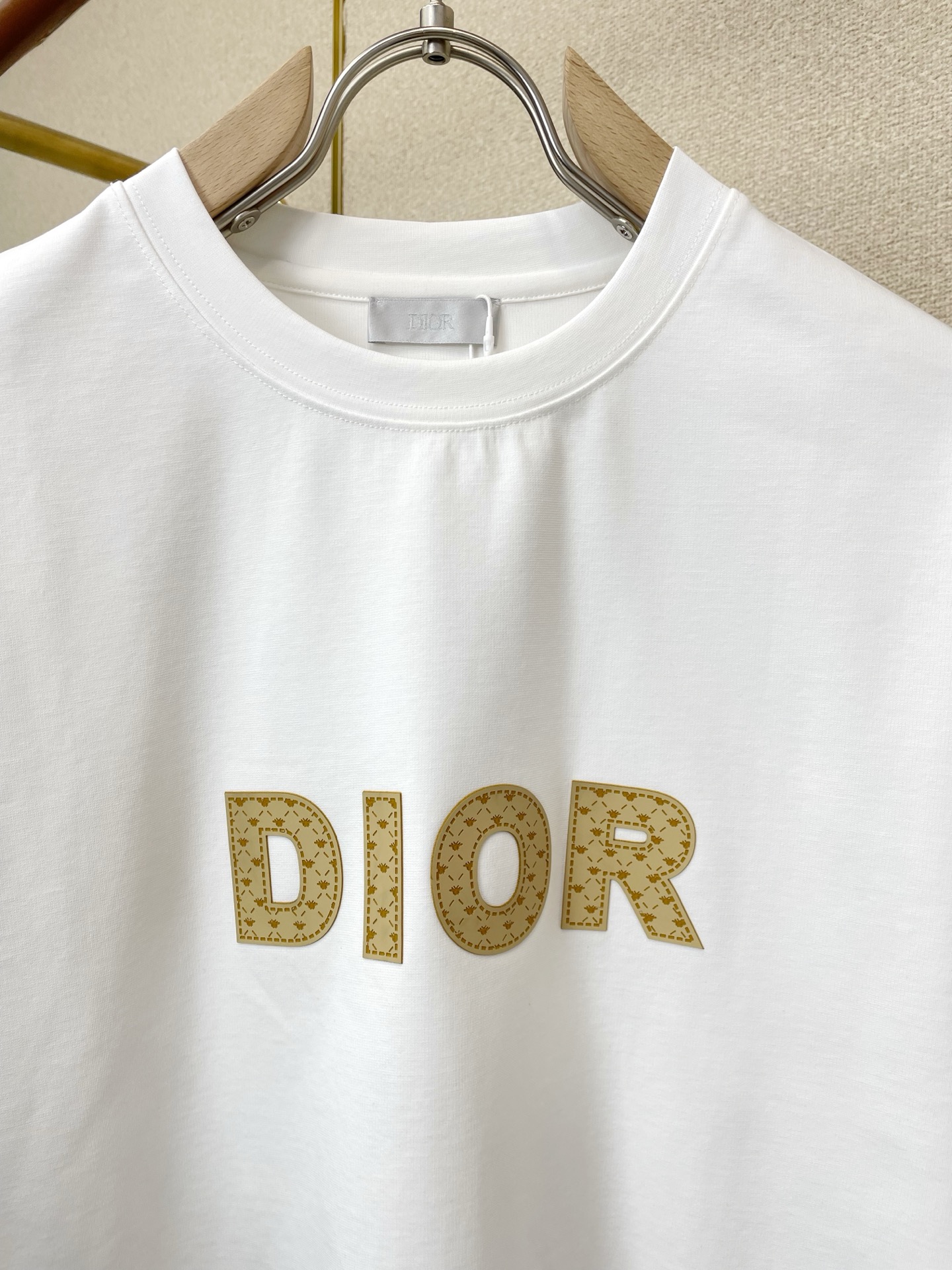 。Dior迪奥💥砸锅卖铁都要上的新款新款原单男士休闲短袖 高端定制 高端版本 时尚百搭爆款⚠️⚠️✨✨进