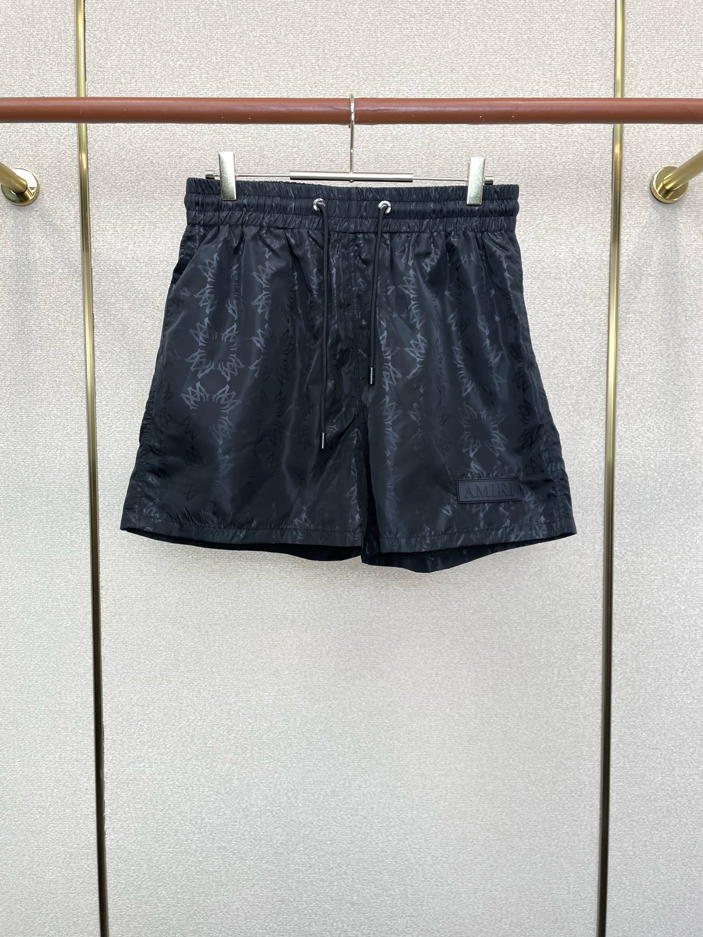 AMIRI💥砸锅卖铁都要上的新款新款休闲短裤 高端版本！专柜定制面料 透气舒适度高，细节无可挑剔，品牌元