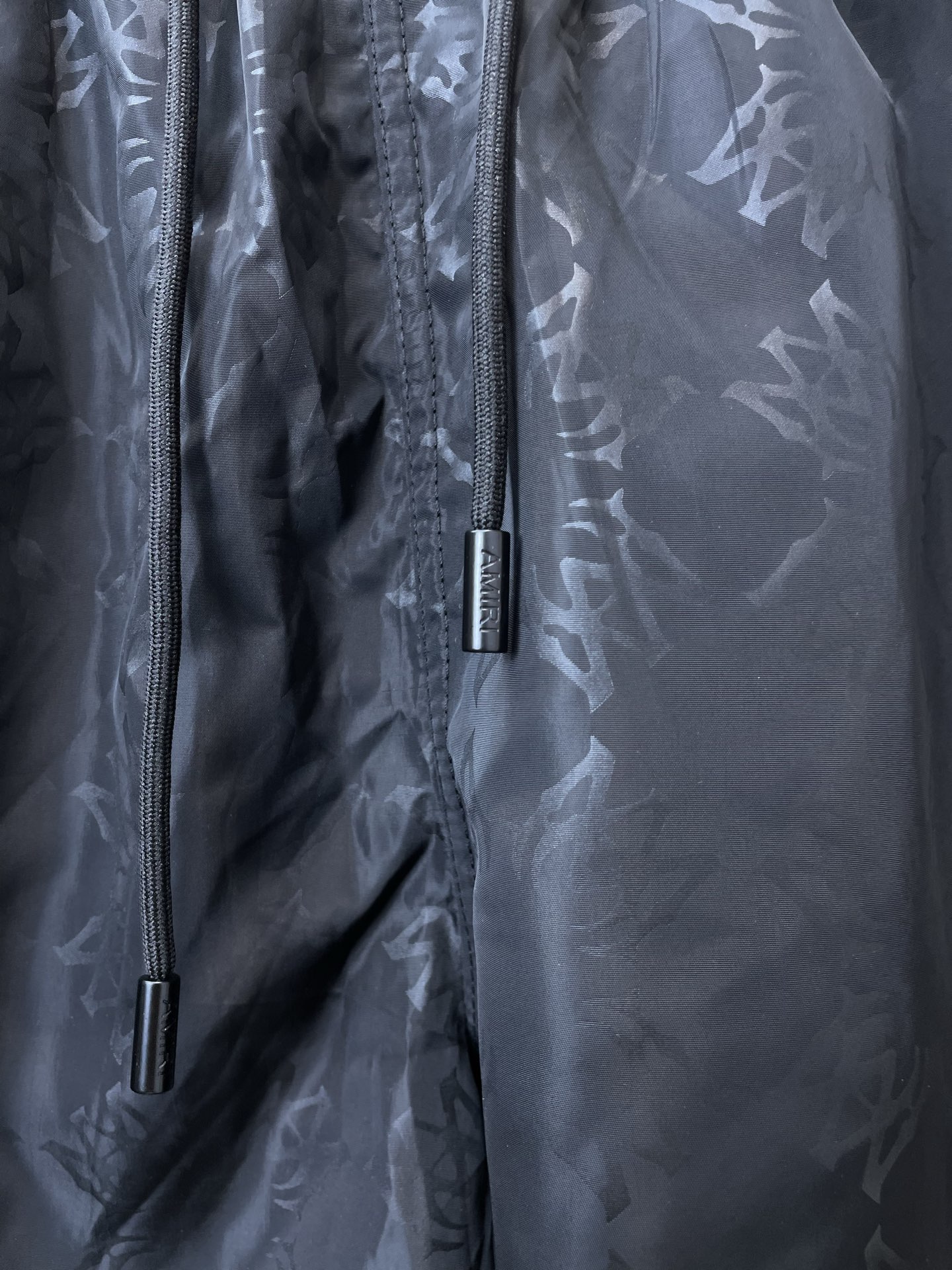 AMIRI💥砸锅卖铁都要上的新款新款休闲短裤 高端版本！专柜定制面料 透气舒适度高，细节无可挑剔，品牌元