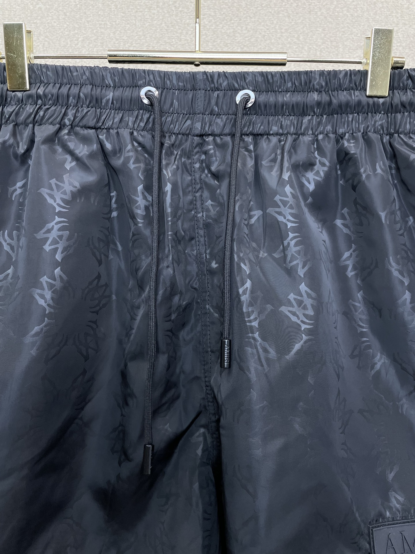 AMIRI💥砸锅卖铁都要上的新款新款休闲短裤 高端版本！专柜定制面料 透气舒适度高，细节无可挑剔，品牌元