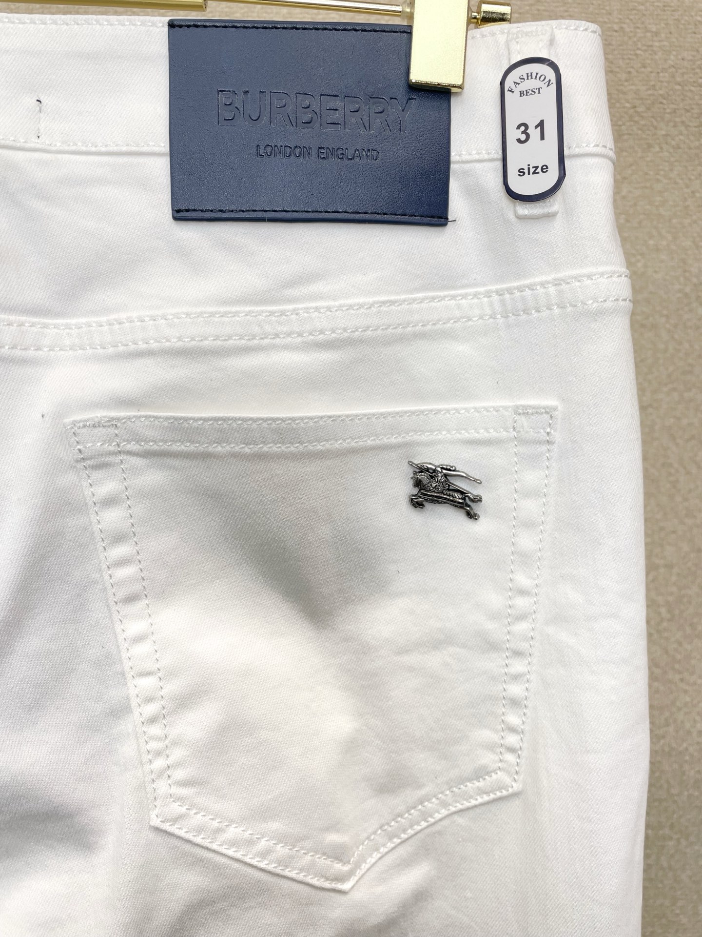Burberry巴宝莉💥砸锅卖铁都要上的新款新款牛仔裤👖高端版本 专柜定制面料 透气舒适度高，细节无可挑