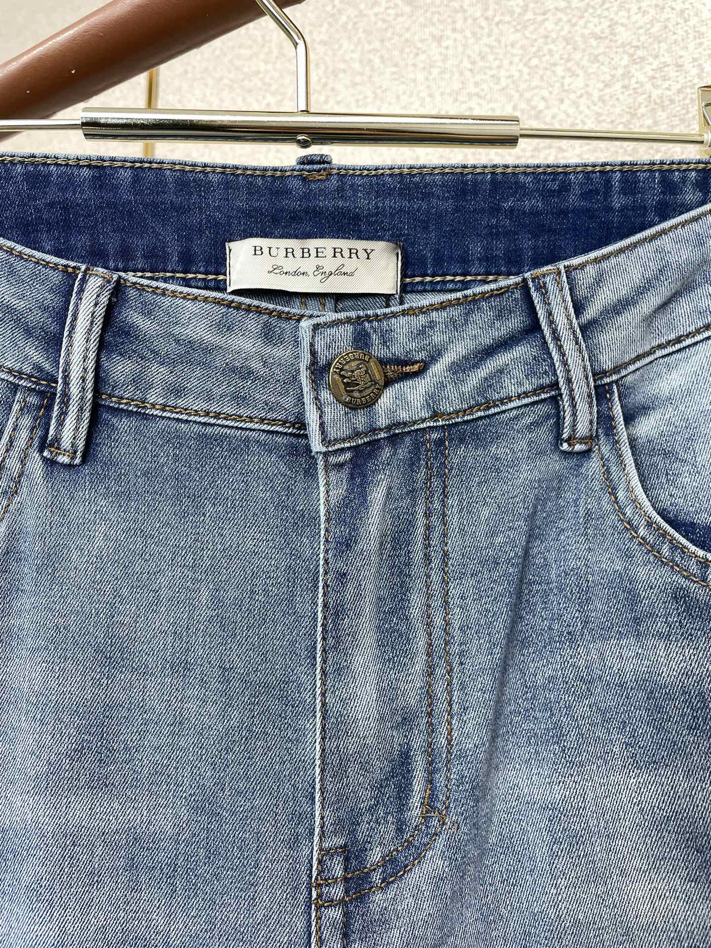 Burberry巴宝莉💥砸锅卖铁都要上的新款新款牛仔裤👖高端版本 专柜定制面料 透气舒适度高，细节无可挑