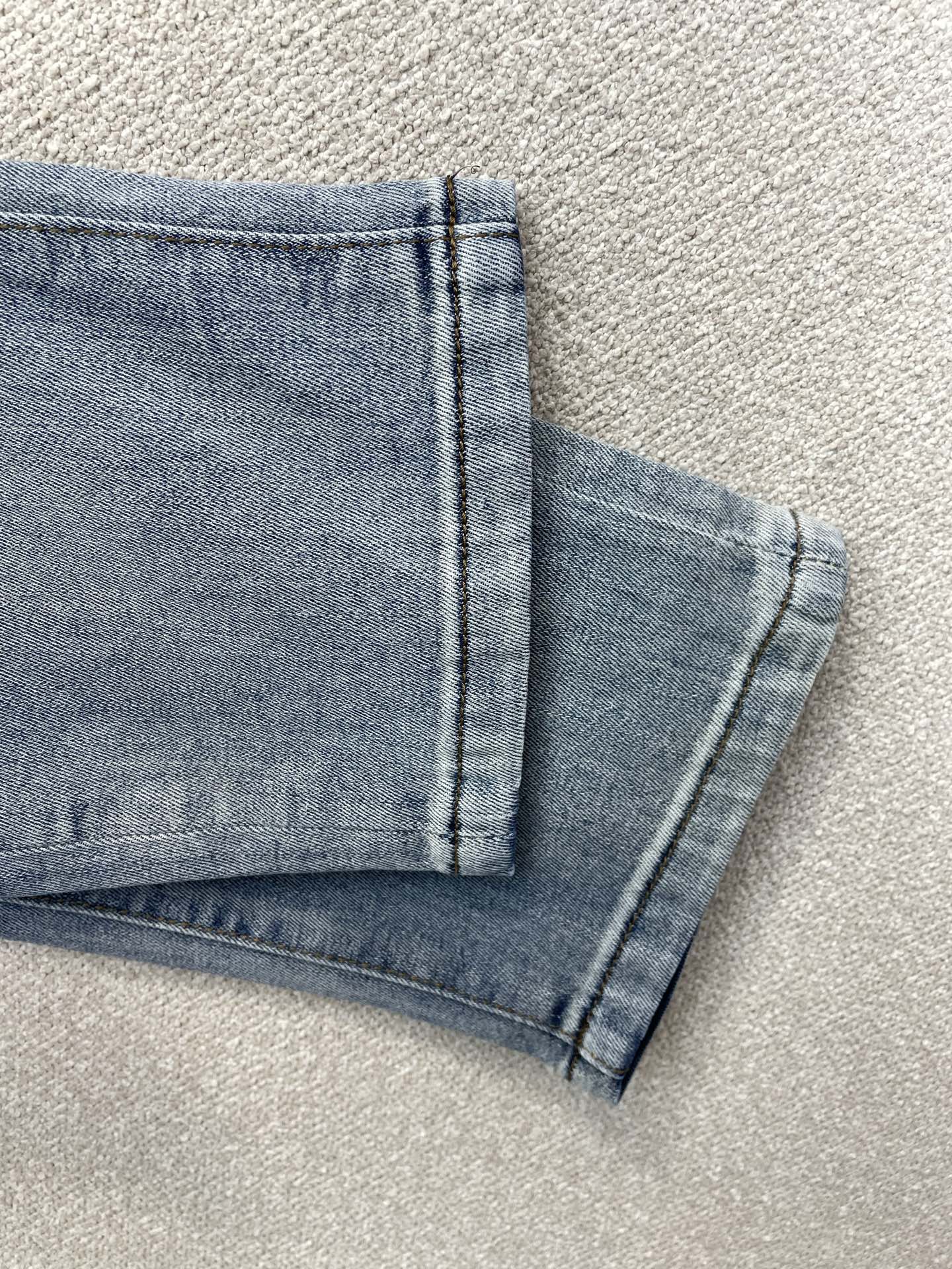 Burberry巴宝莉💥砸锅卖铁都要上的新款新款牛仔裤👖高端版本 专柜定制面料 透气舒适度高，细节无可挑