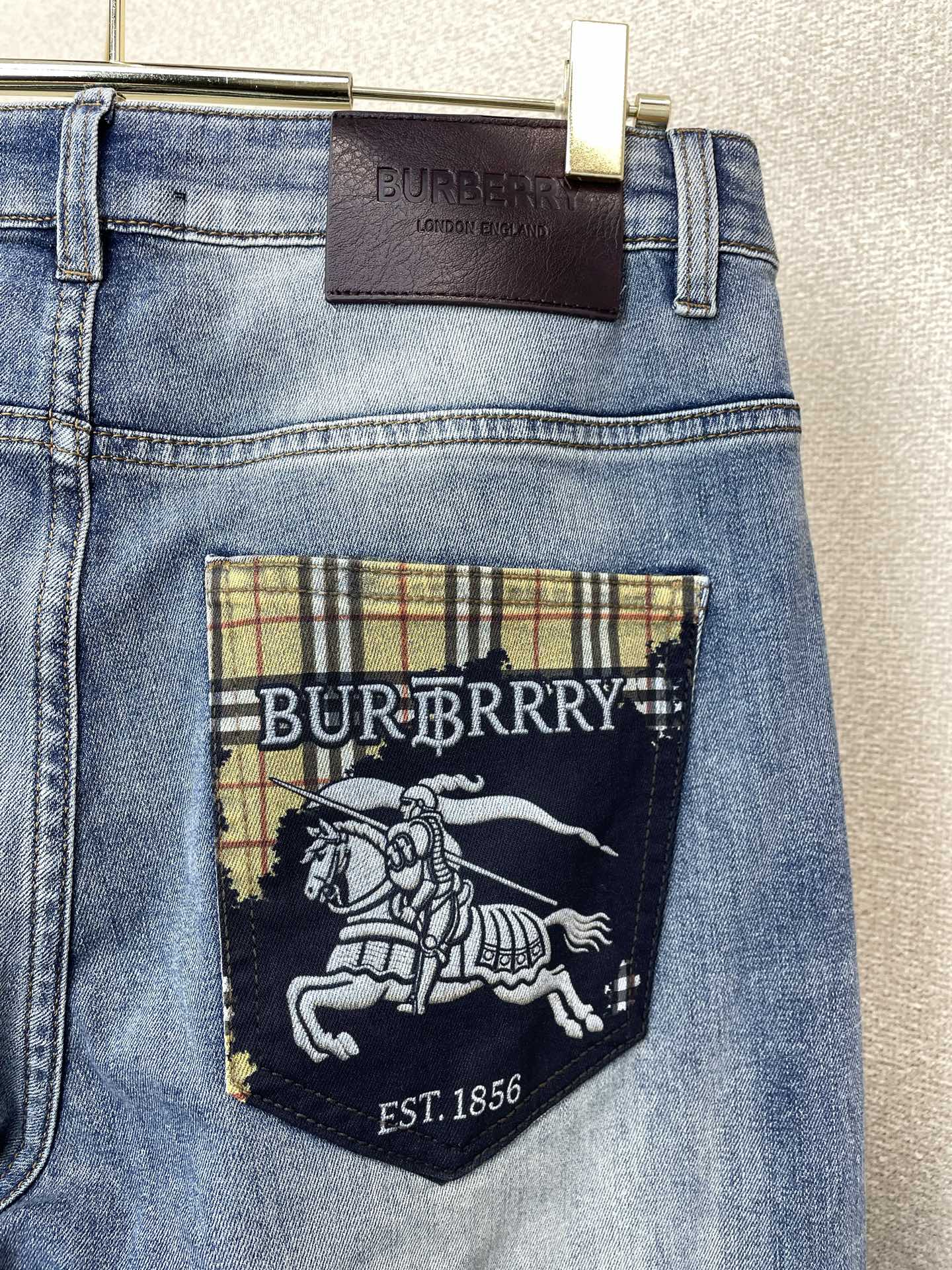 Burberry巴宝莉💥砸锅卖铁都要上的新款新款牛仔裤👖高端版本 专柜定制面料 透气舒适度高，细节无可挑