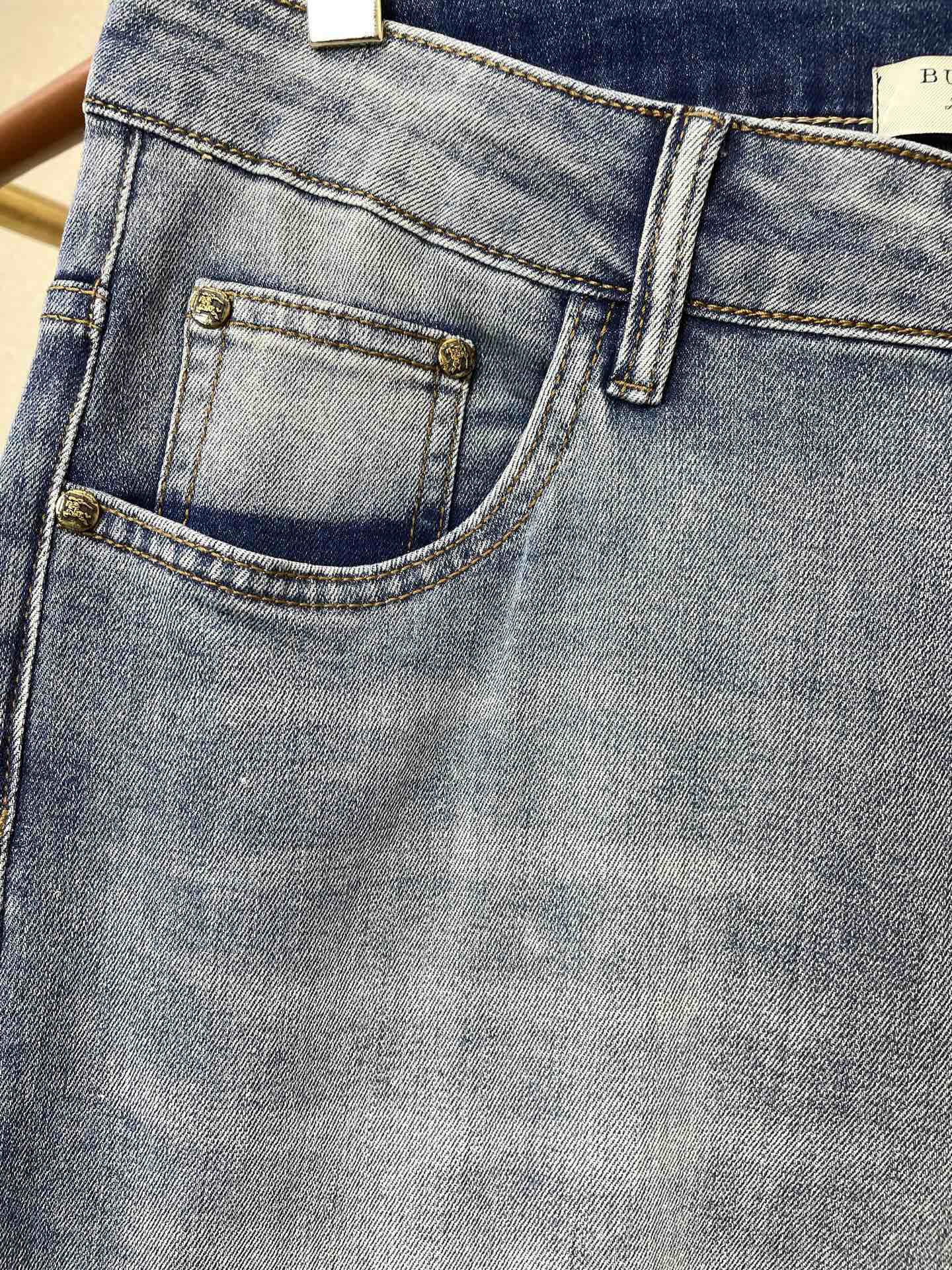 Burberry巴宝莉💥砸锅卖铁都要上的新款新款牛仔裤👖高端版本 专柜定制面料 透气舒适度高，细节无可挑