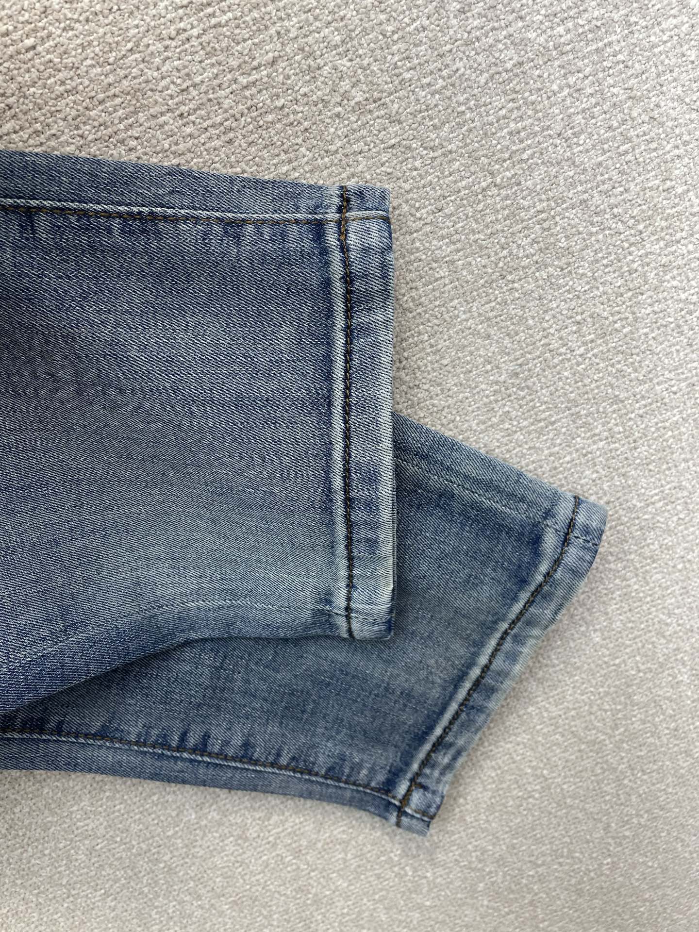 Burberry巴宝莉💥砸锅卖铁都要上的新款新款牛仔裤👖高端版本 专柜定制面料 透气舒适度高，细节无可挑