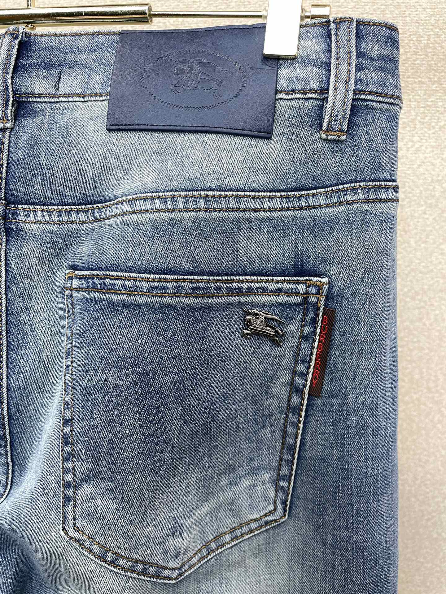 Burberry巴宝莉💥砸锅卖铁都要上的新款新款牛仔裤👖高端版本 专柜定制面料 透气舒适度高，细节无可挑