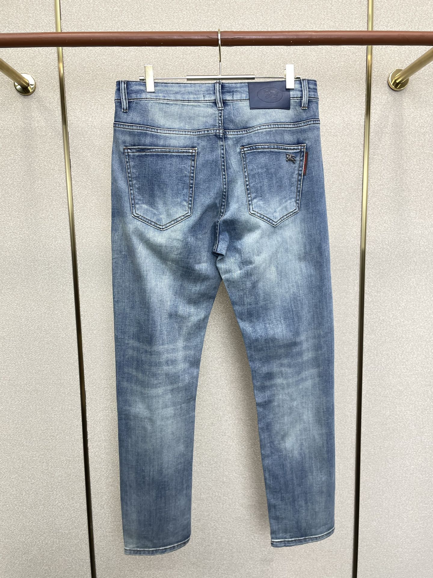 Burberry巴宝莉💥砸锅卖铁都要上的新款新款牛仔裤👖高端版本 专柜定制面料 透气舒适度高，细节无可挑
