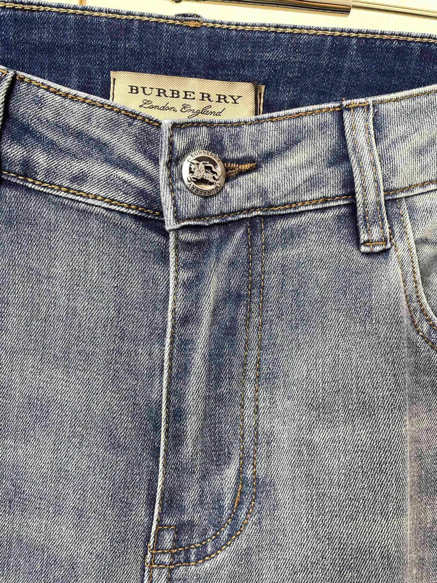 Burberry巴宝莉💥砸锅卖铁都要上的新款新款牛仔裤👖高端版本 专柜定制面料 透气舒适度高，细节无可挑
