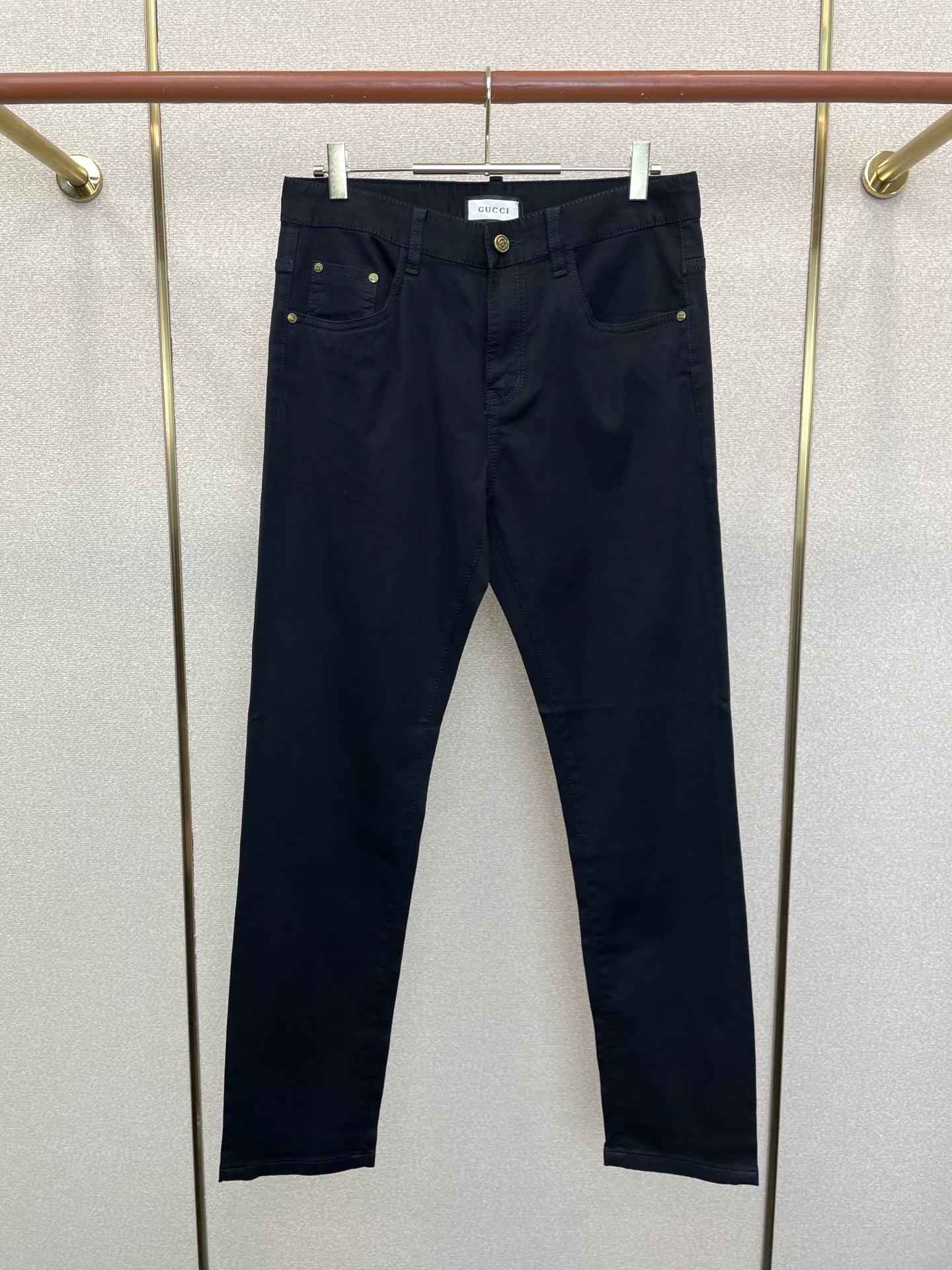 。Gucci古驰💥砸锅卖铁都要上的新款新款牛仔裤👖高端版本 专柜定制面料 透气舒适度高，细节无可挑剔，品