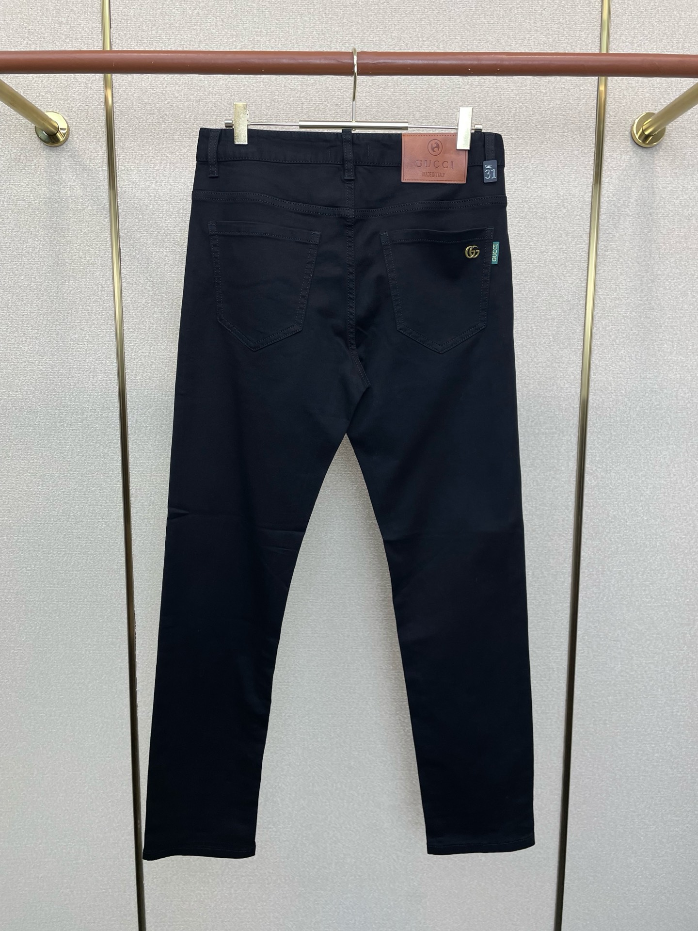 。Gucci古驰💥砸锅卖铁都要上的新款新款牛仔裤👖高端版本 专柜定制面料 透气舒适度高，细节无可挑剔，品