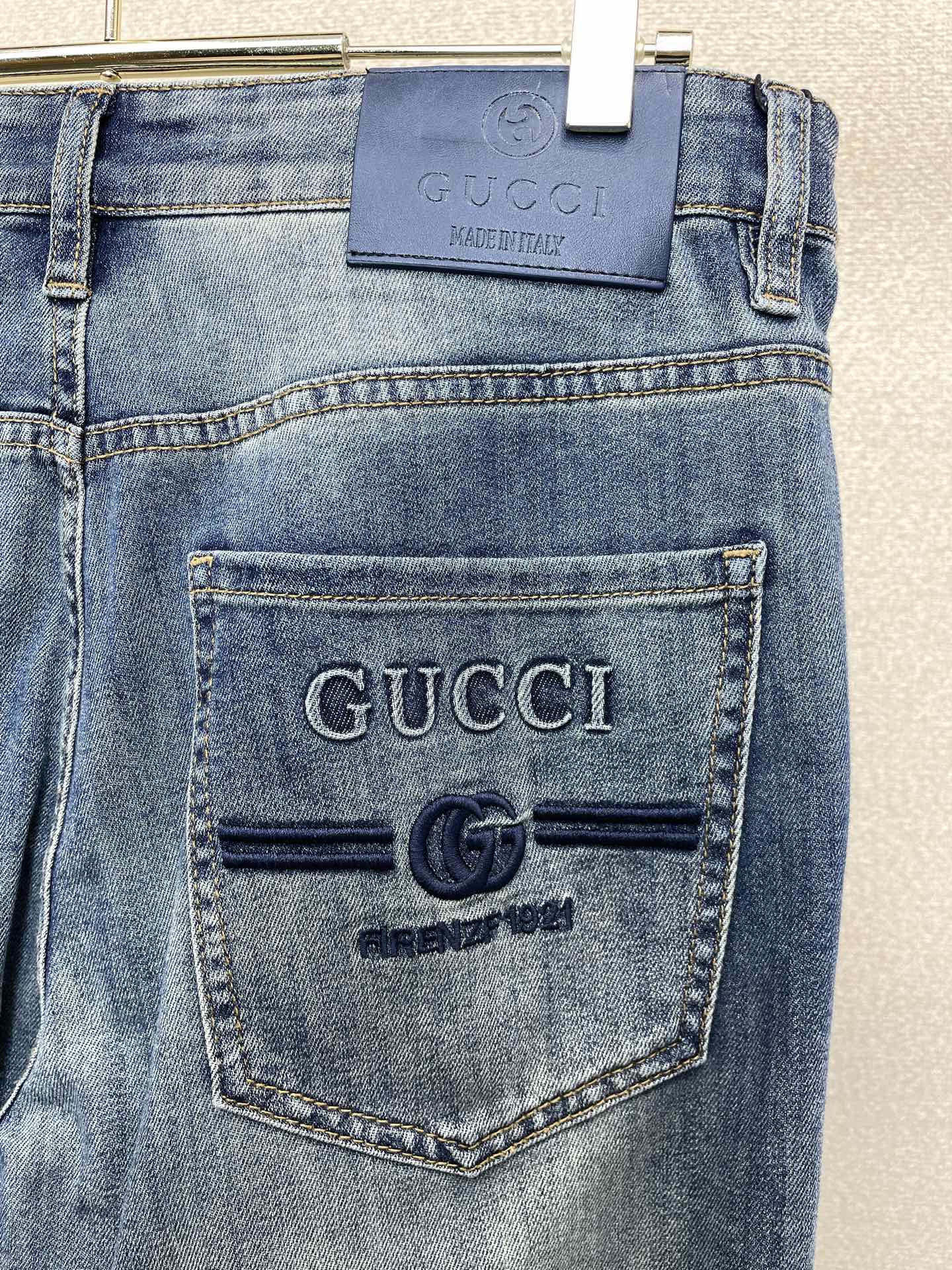 Gucci古驰💥砸锅卖铁都要上的新款新款牛仔裤👖高端版本 专柜定制面料 透气舒适度高，细节无可挑剔，品牌