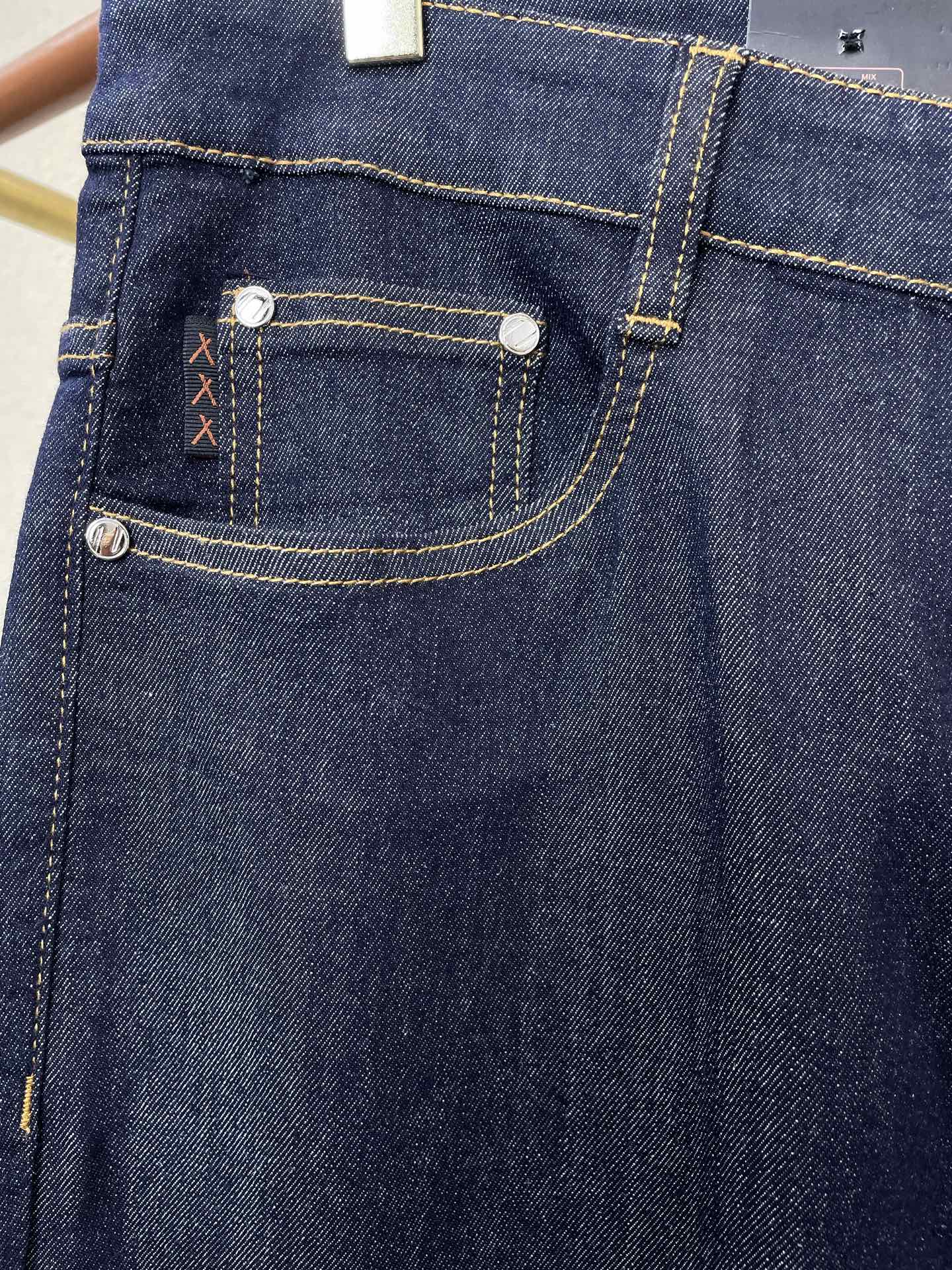 。ZEGNA杰尼亚💥砸锅卖铁都要上的新款新款牛仔裤👖高端版本 专柜定制面料 透气舒适度高，细节无可挑剔，