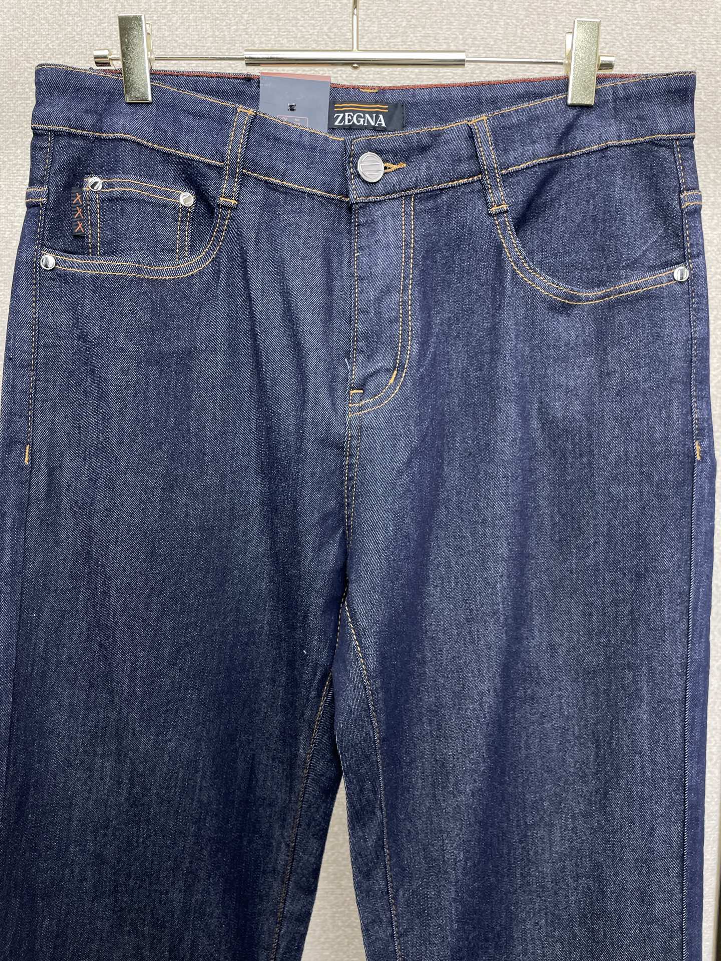 。ZEGNA杰尼亚💥砸锅卖铁都要上的新款新款牛仔裤👖高端版本 专柜定制面料 透气舒适度高，细节无可挑剔，