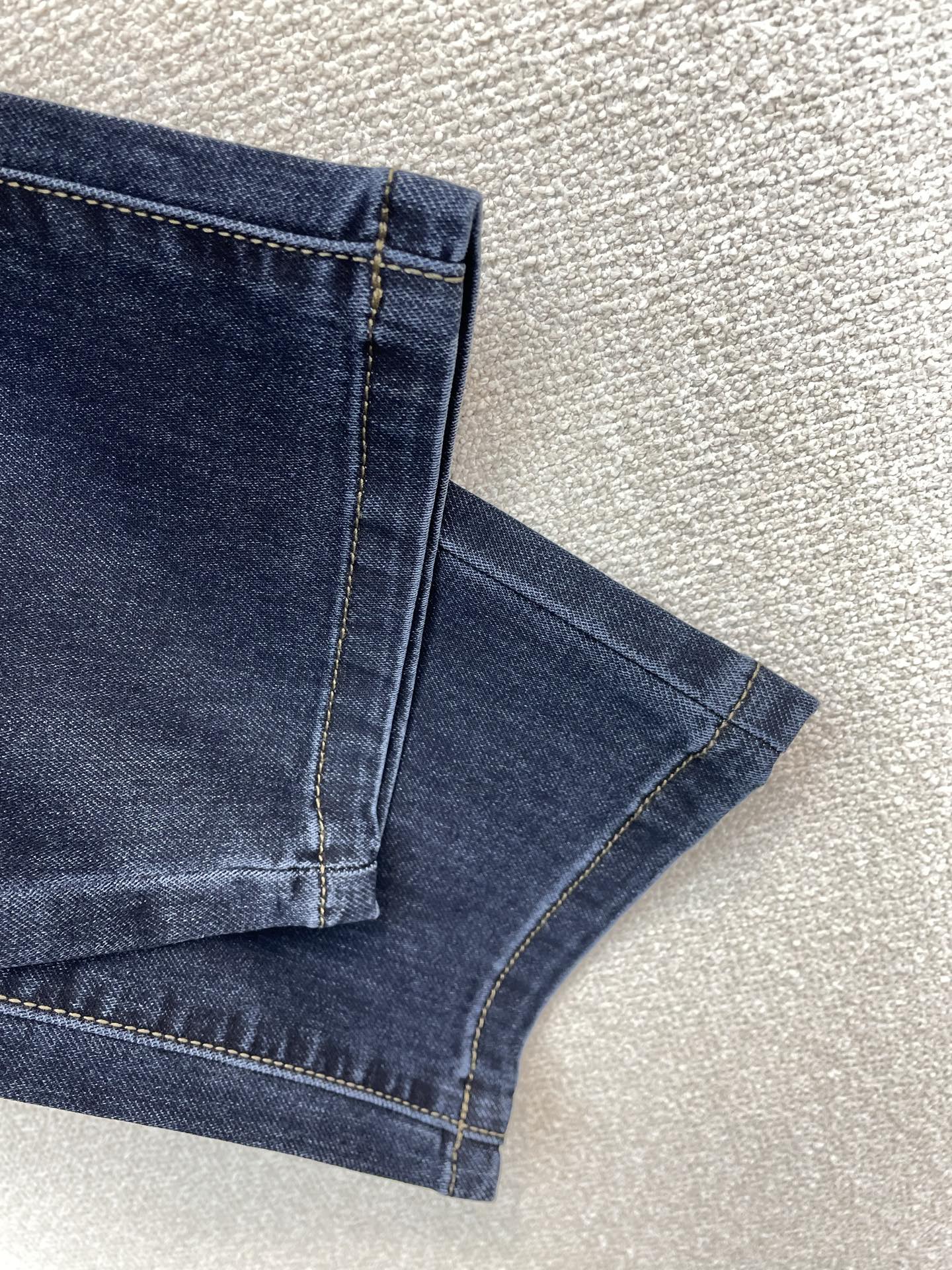 Givenchy纪梵希💥砸锅卖铁都要上的新款新款牛仔裤👖高端版本 专柜定制面料 透气舒适度高，细节无可挑