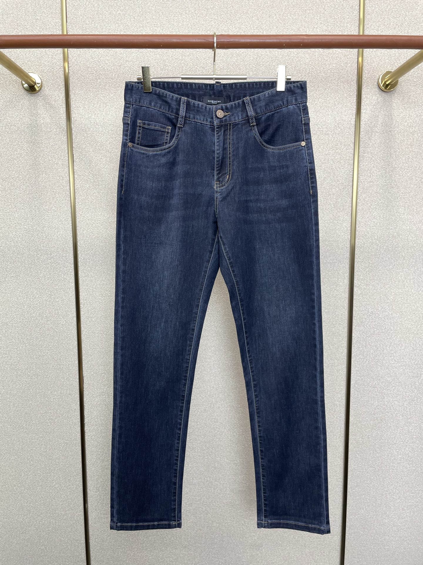 Givenchy纪梵希💥砸锅卖铁都要上的新款新款牛仔裤👖高端版本 专柜定制面料 透气舒适度高，细节无可挑