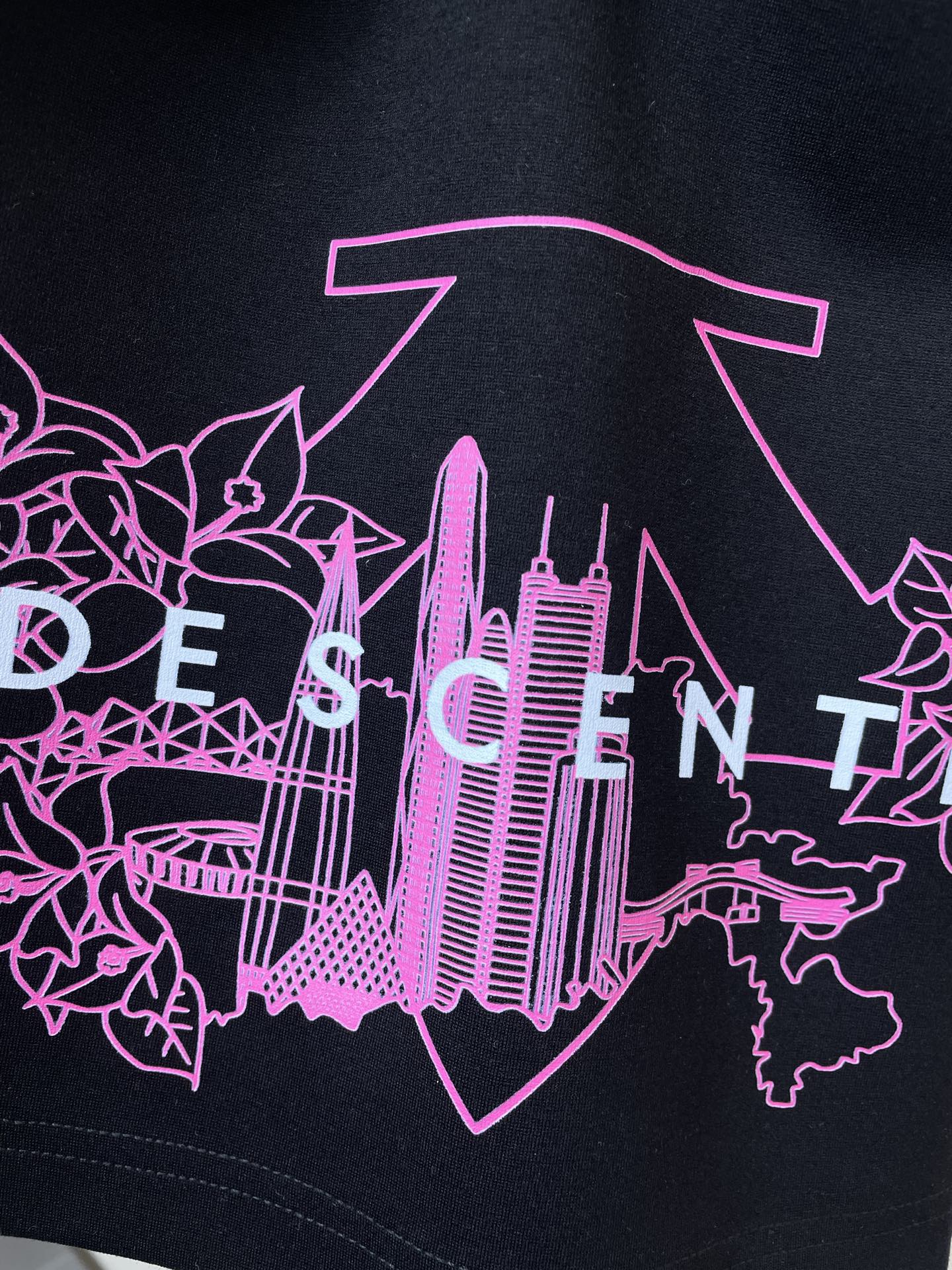 DESCENTE迪桑特💥砸锅卖铁都要上的新款新款休闲短裤 高端版本！专柜定制面料 透气舒适度高，细节无可