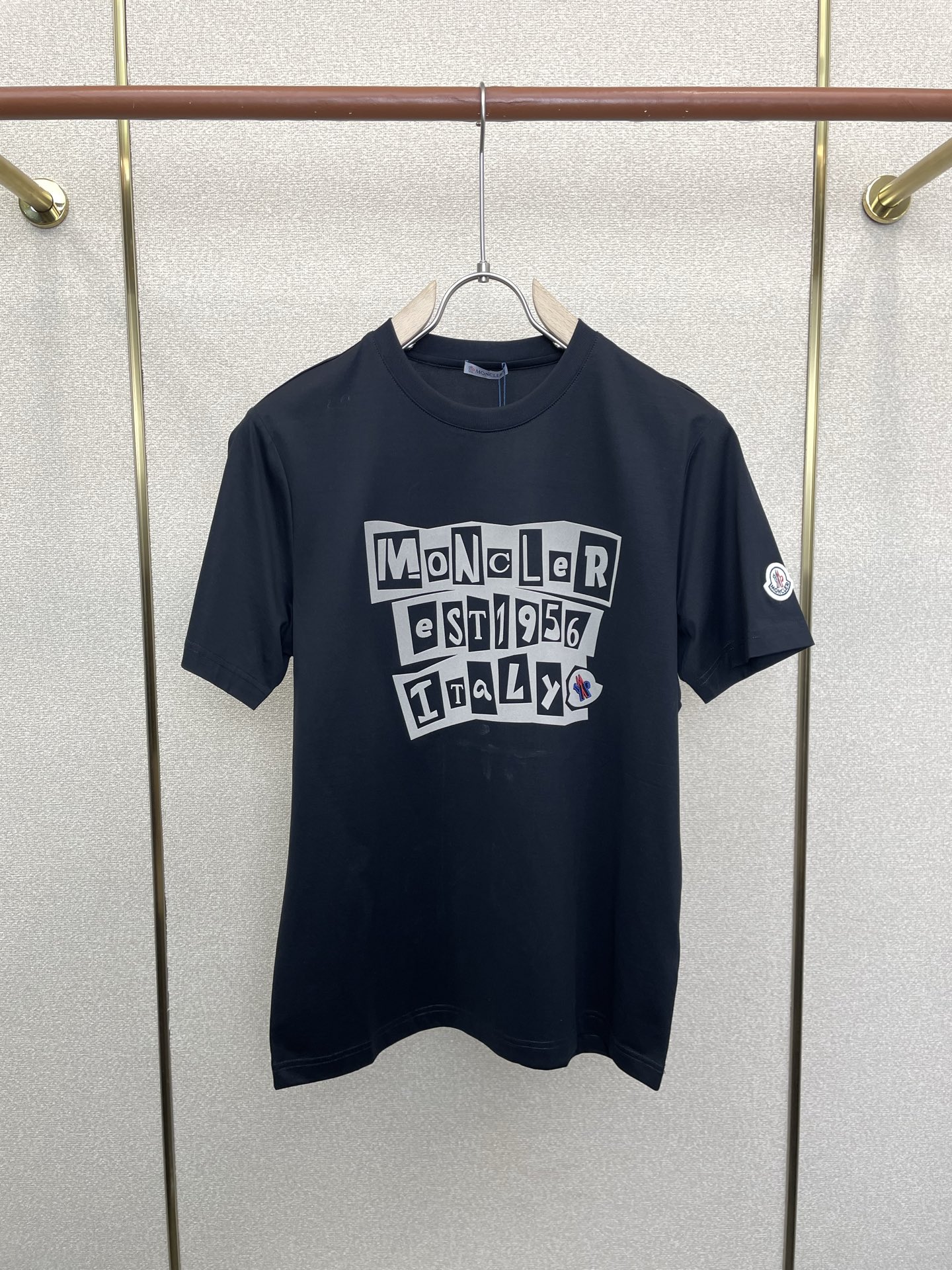 。Moncler蒙口💥砸锅卖铁都要上的新款新款原单男士休闲短袖 高端定制 高端版本 时尚百搭爆款⚠️⚠️