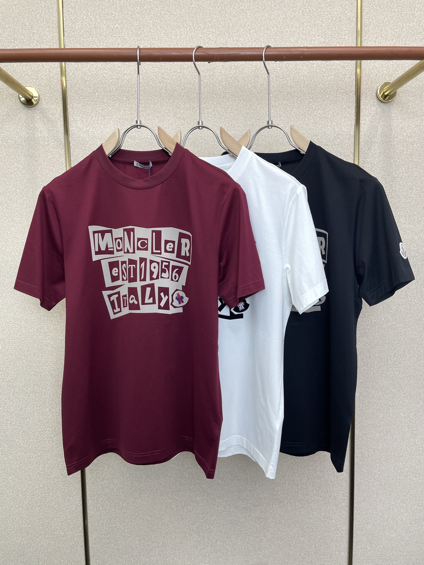 。Moncler蒙口💥砸锅卖铁都要上的新款新款原单男士休闲短袖 高端定制 高端版本 时尚百搭爆款⚠️⚠️
