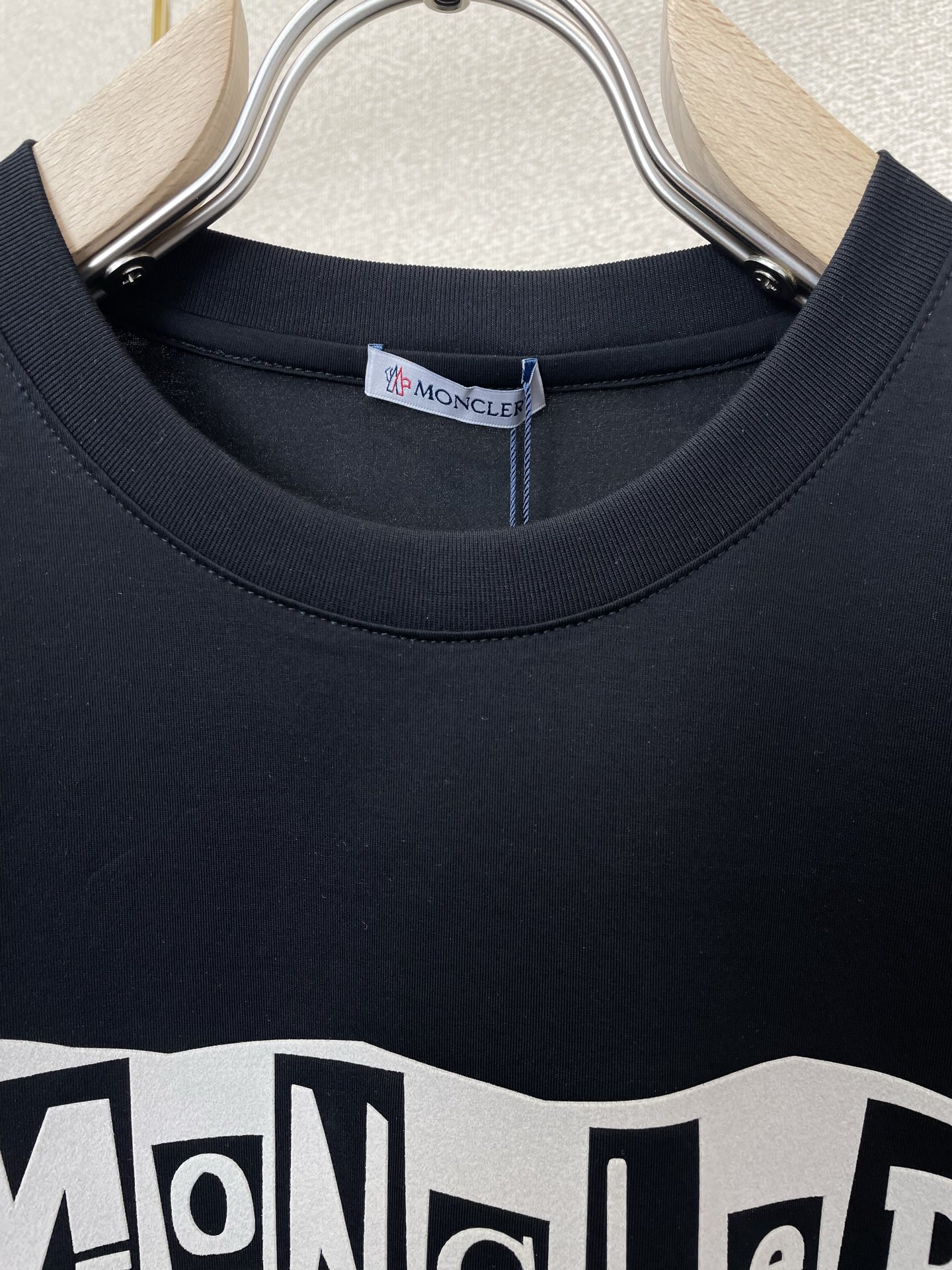 。Moncler蒙口💥砸锅卖铁都要上的新款新款原单男士休闲短袖 高端定制 高端版本 时尚百搭爆款⚠️⚠️