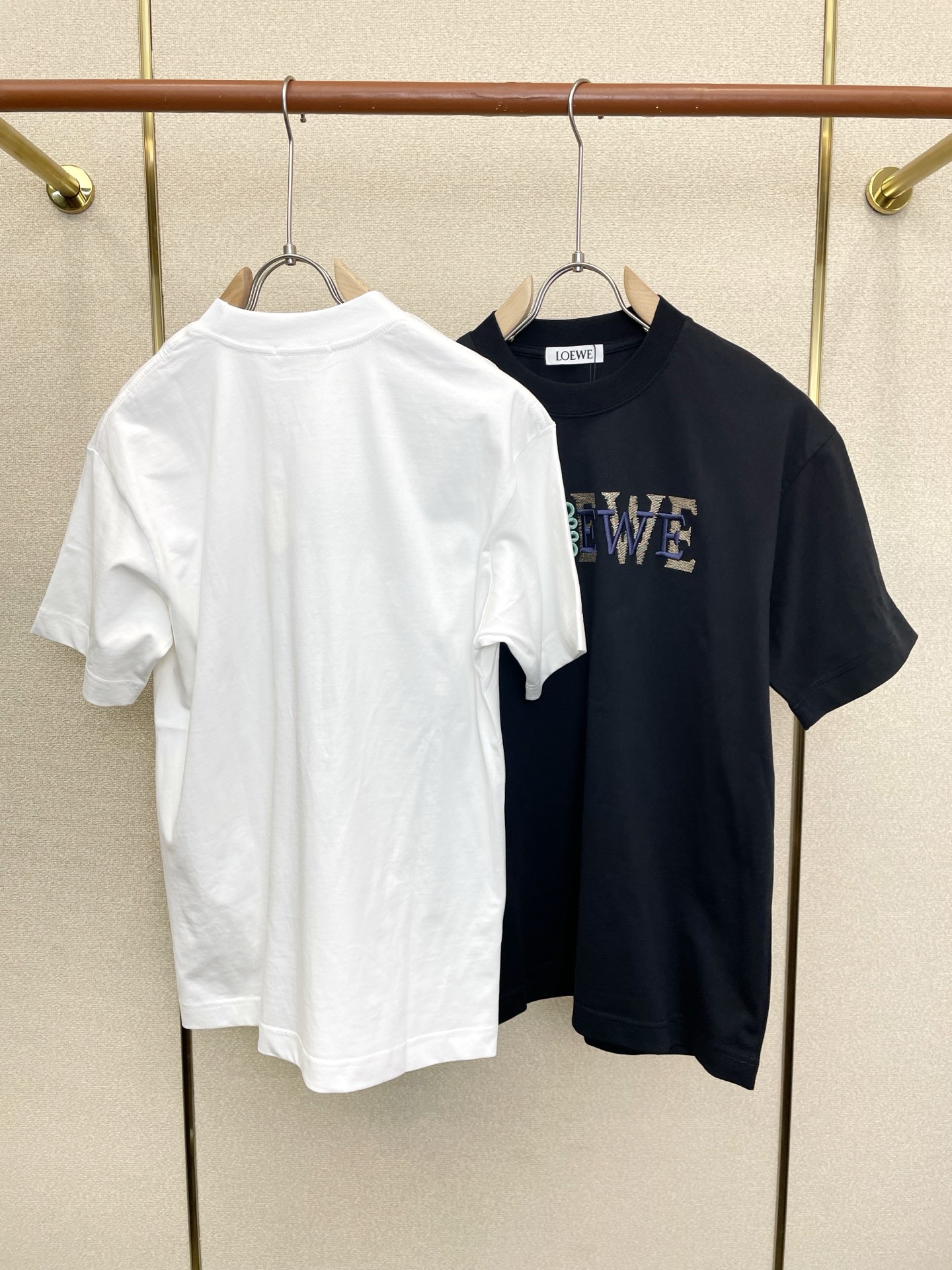 LOEWE罗意威💥砸锅卖铁都要上的新款新款原单男士休闲短袖 高端定制 高端版本 时尚百搭爆款⚠️⚠️✨✨