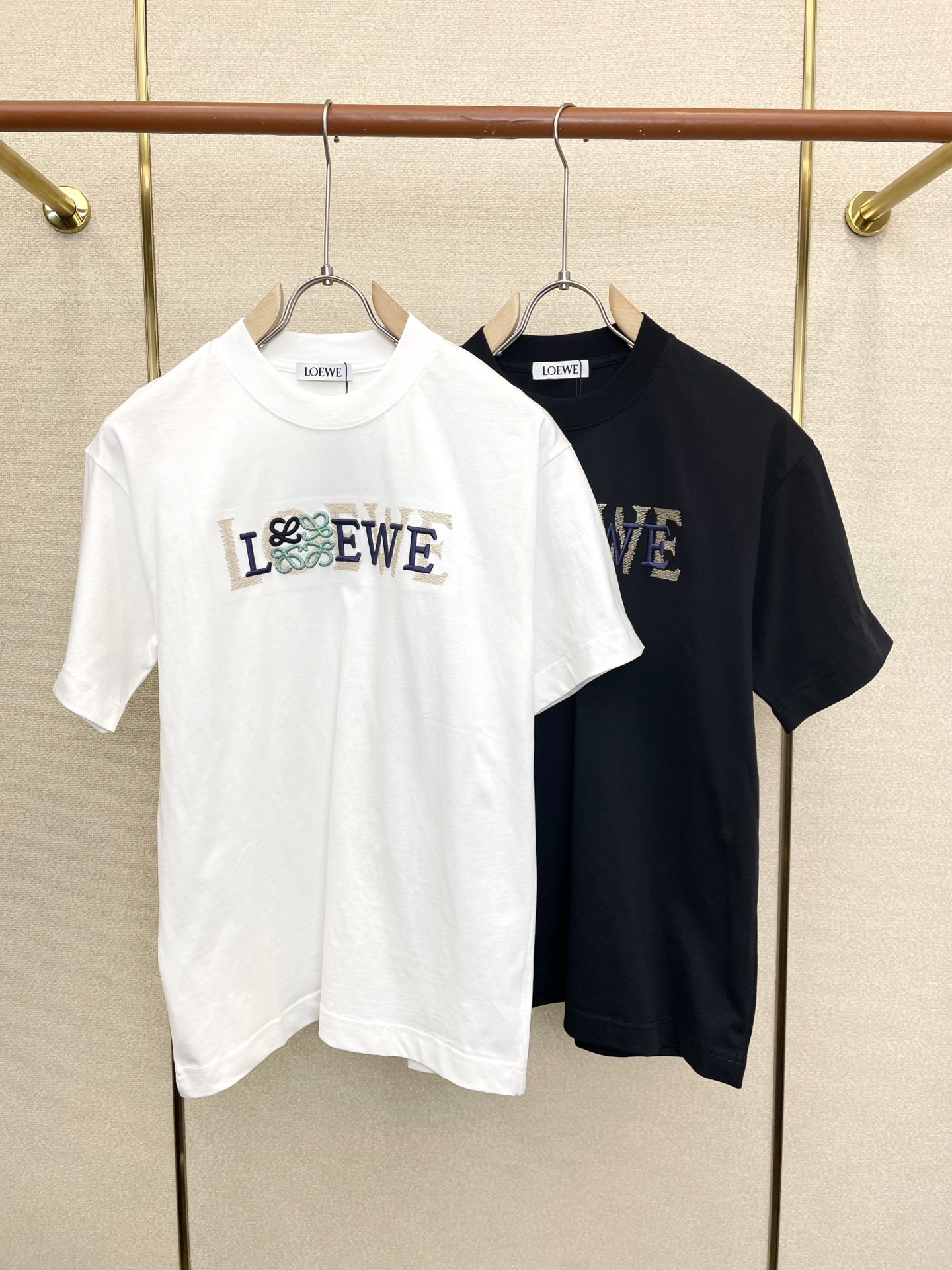 LOEWE罗意威💥砸锅卖铁都要上的新款新款原单男士休闲短袖 高端定制 高端版本 时尚百搭爆款⚠️⚠️✨✨