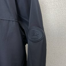 Burberry巴宝莉💥砸锅卖铁都要上的新款新款原单男士休闲连帽夹克 双面穿连帽夹克 透气舒适 高端定制 Burberry巴宝莉💥砸锅卖铁都要上的新款新款原单男士休闲连帽夹克 双面穿连帽夹克 透气舒适 高端定制