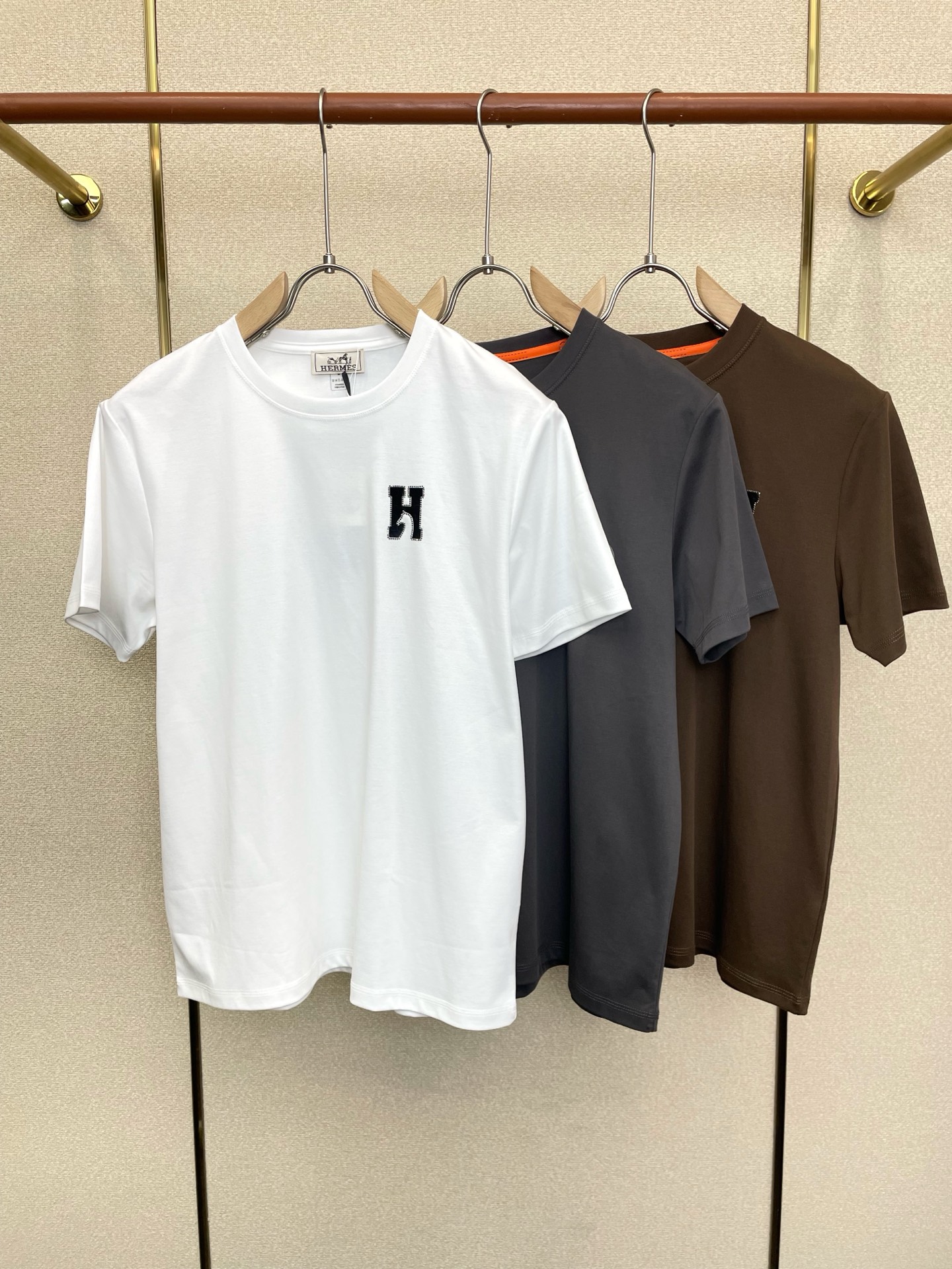 Hermès爱马仕💥砸锅卖铁都要上的新款新款原单男士休闲短袖 高端定制 高端版本 时尚百搭爆款⚠️⚠️✨