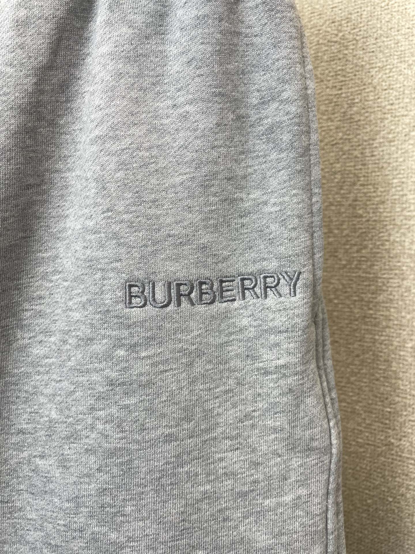 Burberry巴宝莉💥砸锅卖铁都要上的新款新款原单男士休闲短裤🩳字母logo刺绣抽绳短裤🩳高端定制 高