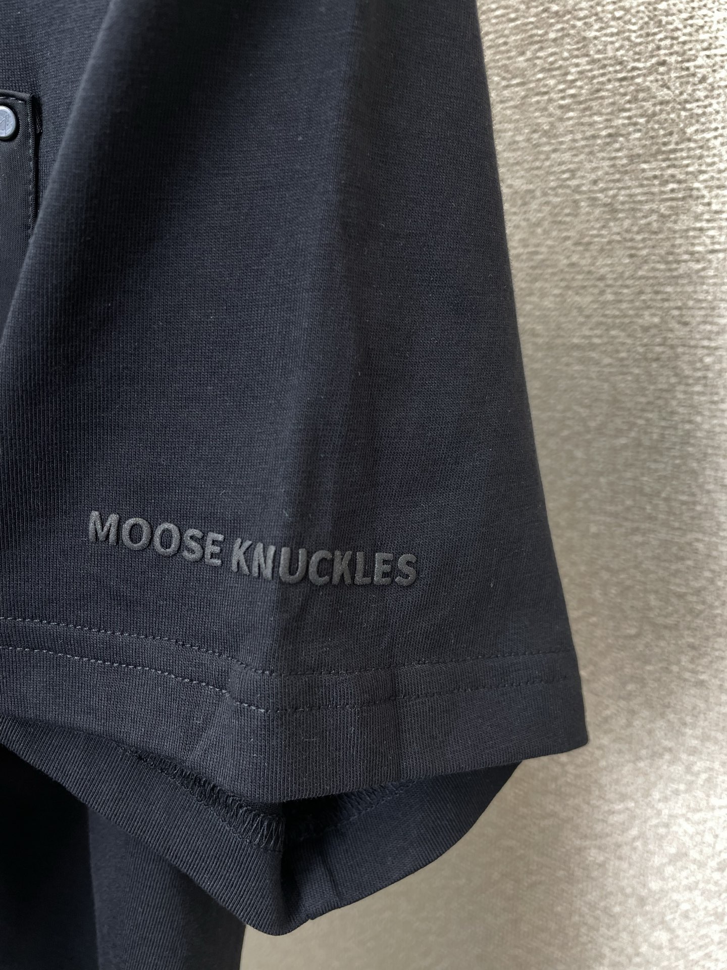 Moose Knuckles💥砸锅卖铁都要上的新款新款休闲短袖 高端版本！专柜定制面料 透气舒适度高，细