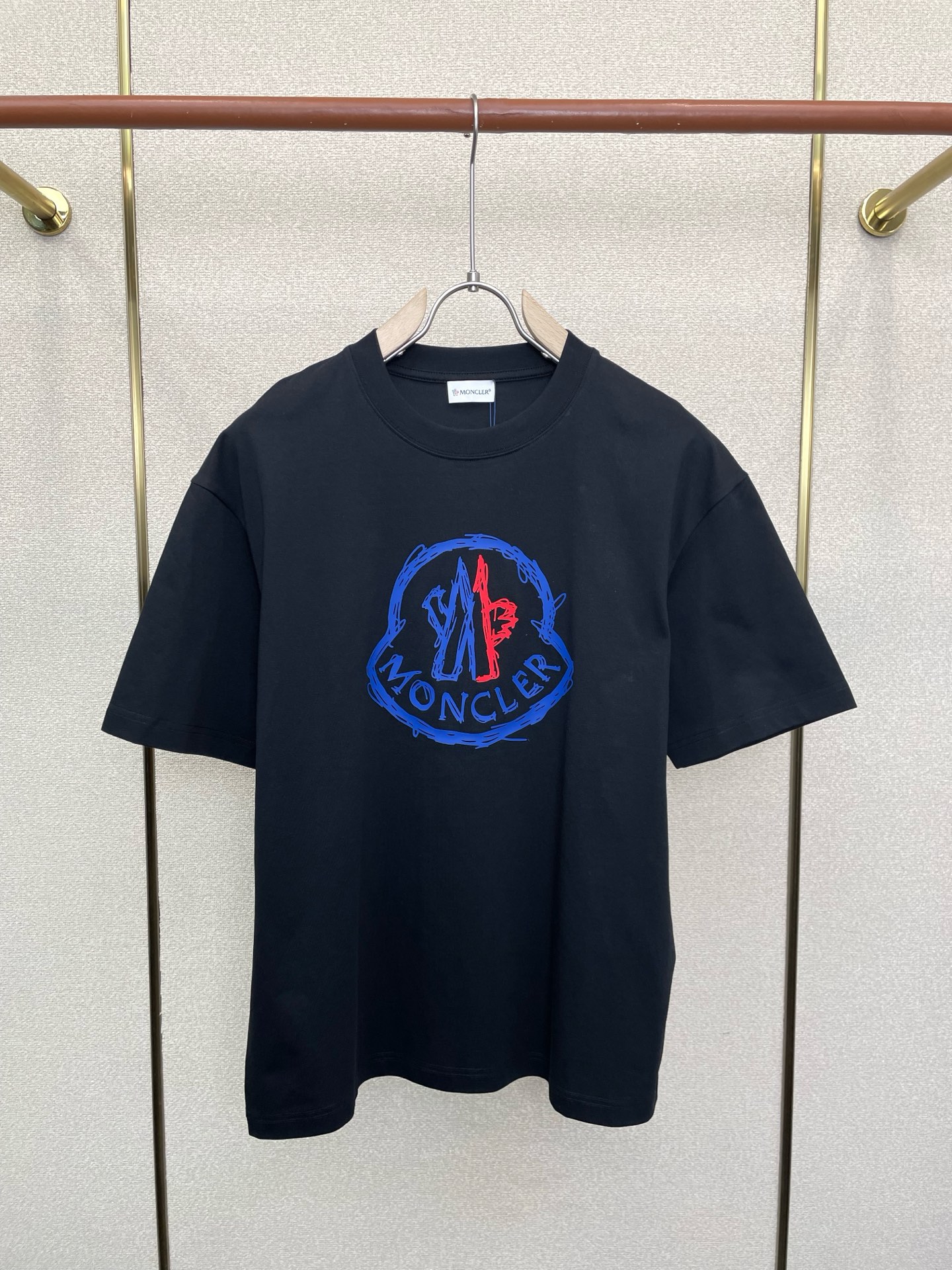 。Moncler蒙口💥砸锅卖铁都要上的新款新款原单男士休闲短袖 高端定制 高端版本 时尚百搭爆款⚠️⚠️