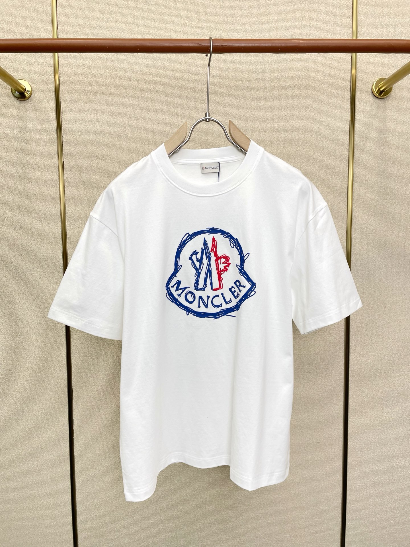 。Moncler蒙口💥砸锅卖铁都要上的新款新款原单男士休闲短袖 高端定制 高端版本 时尚百搭爆款⚠️⚠️