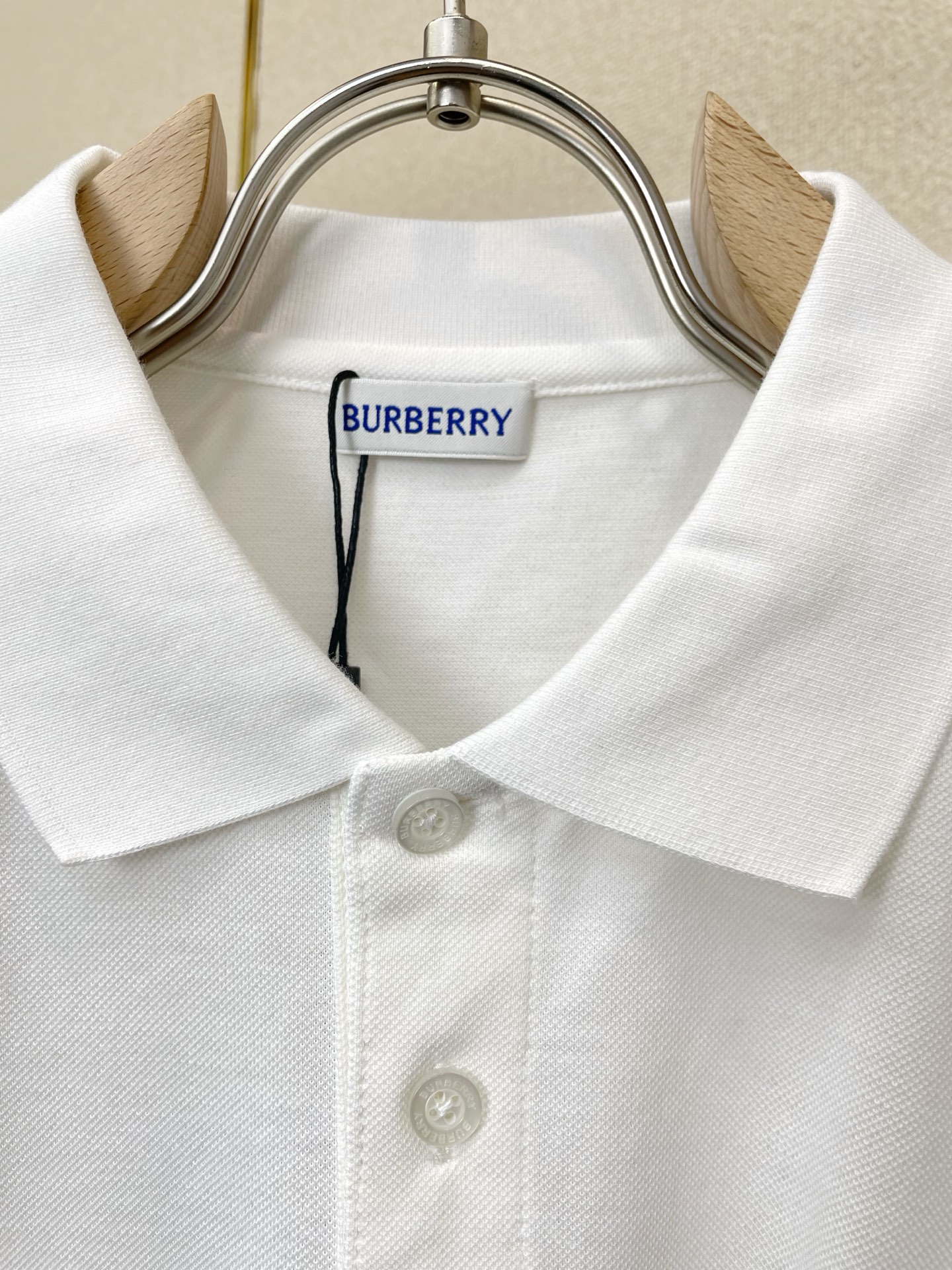 。Burberry巴宝莉💥砸锅卖铁都要上的新款新款原单男士休闲短袖 高端定制 高端版本 时尚百搭爆款⚠️